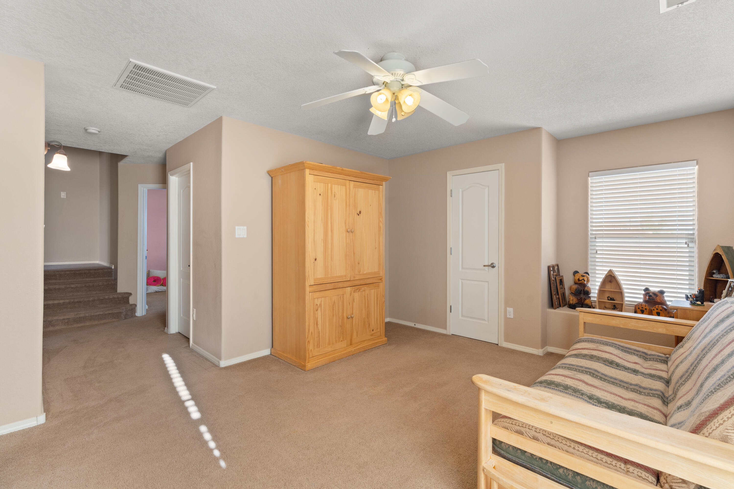 5410 Roosevelt Loop NE