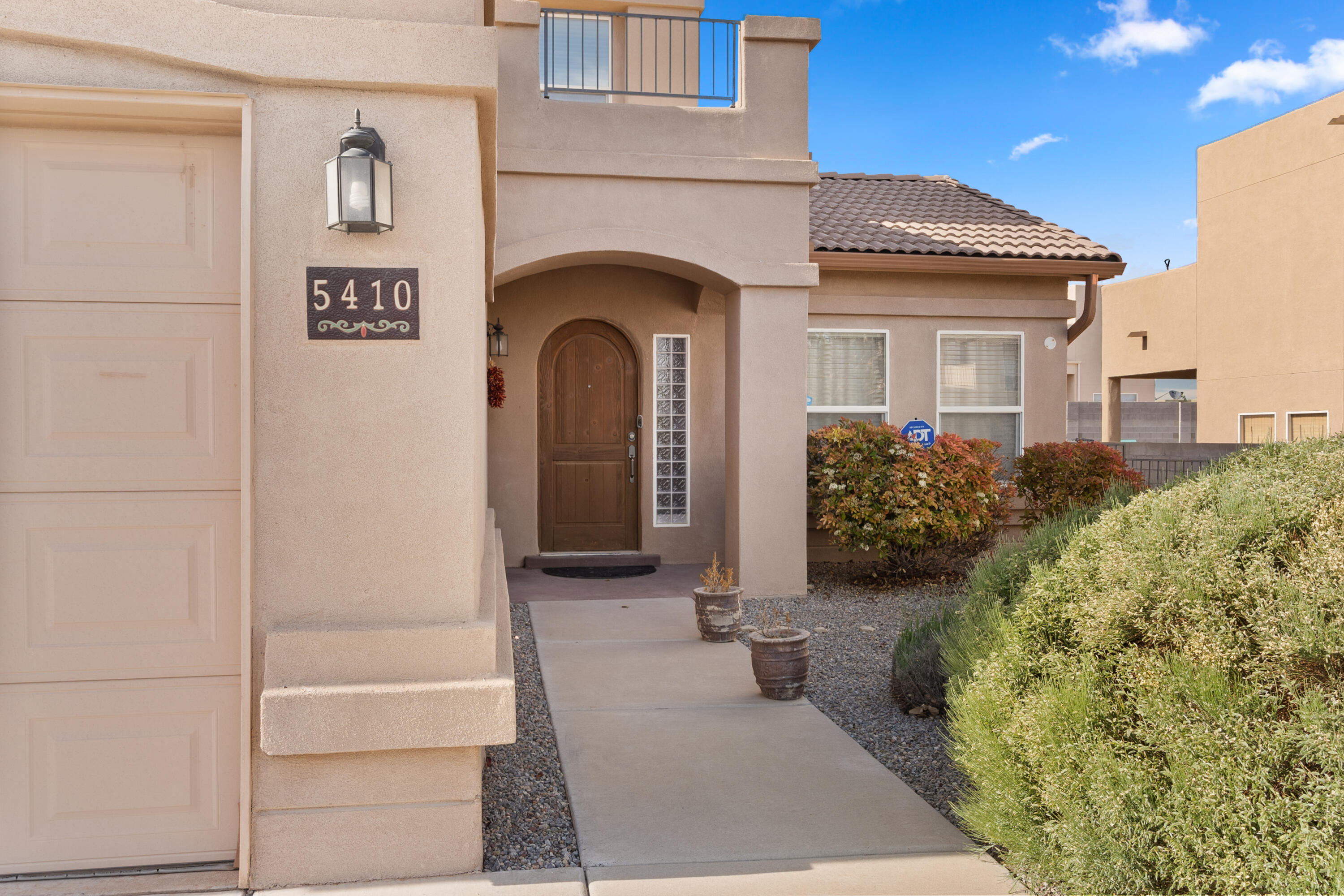 5410 Roosevelt Loop NE