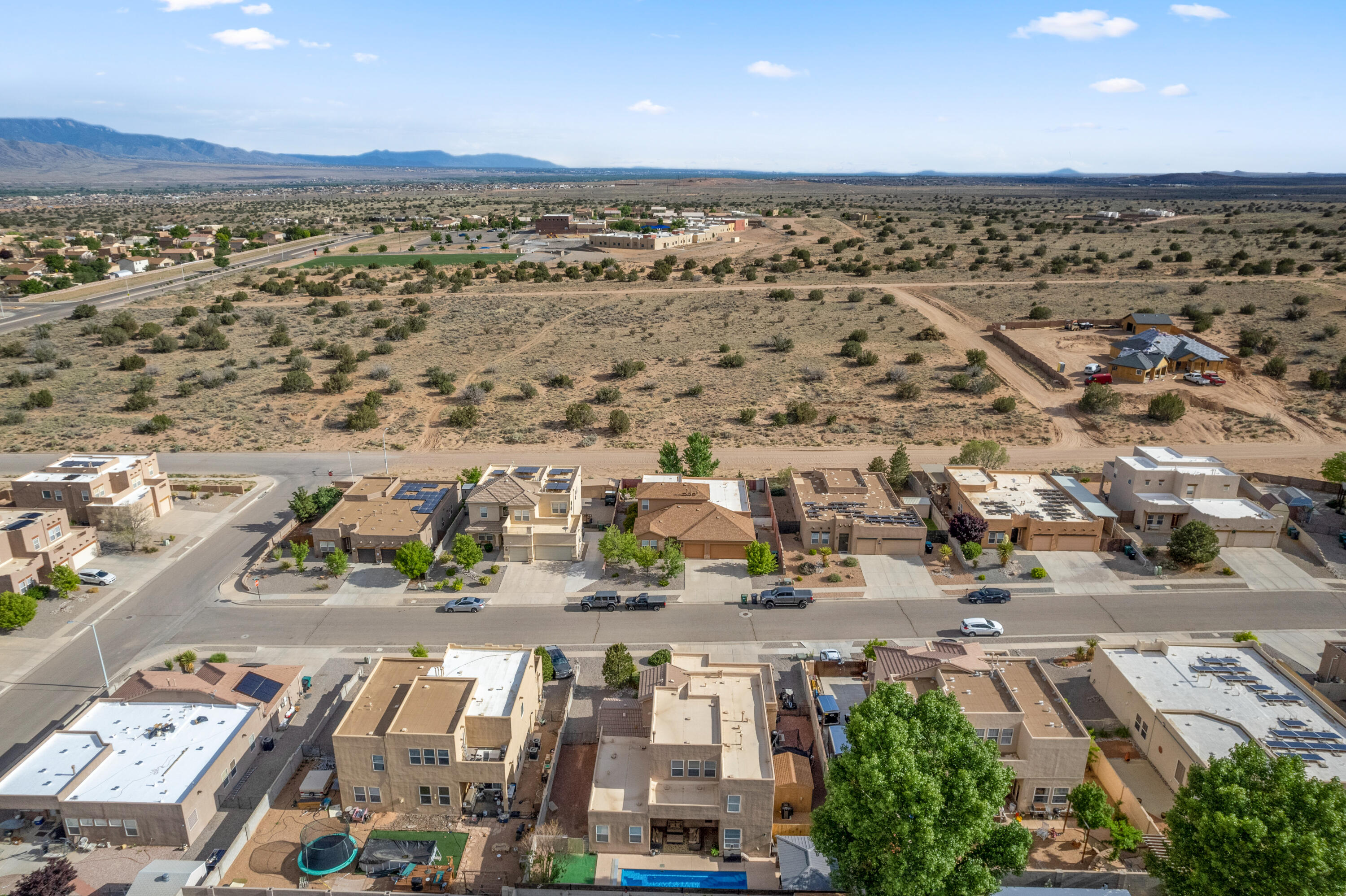 5410 Roosevelt Loop NE
