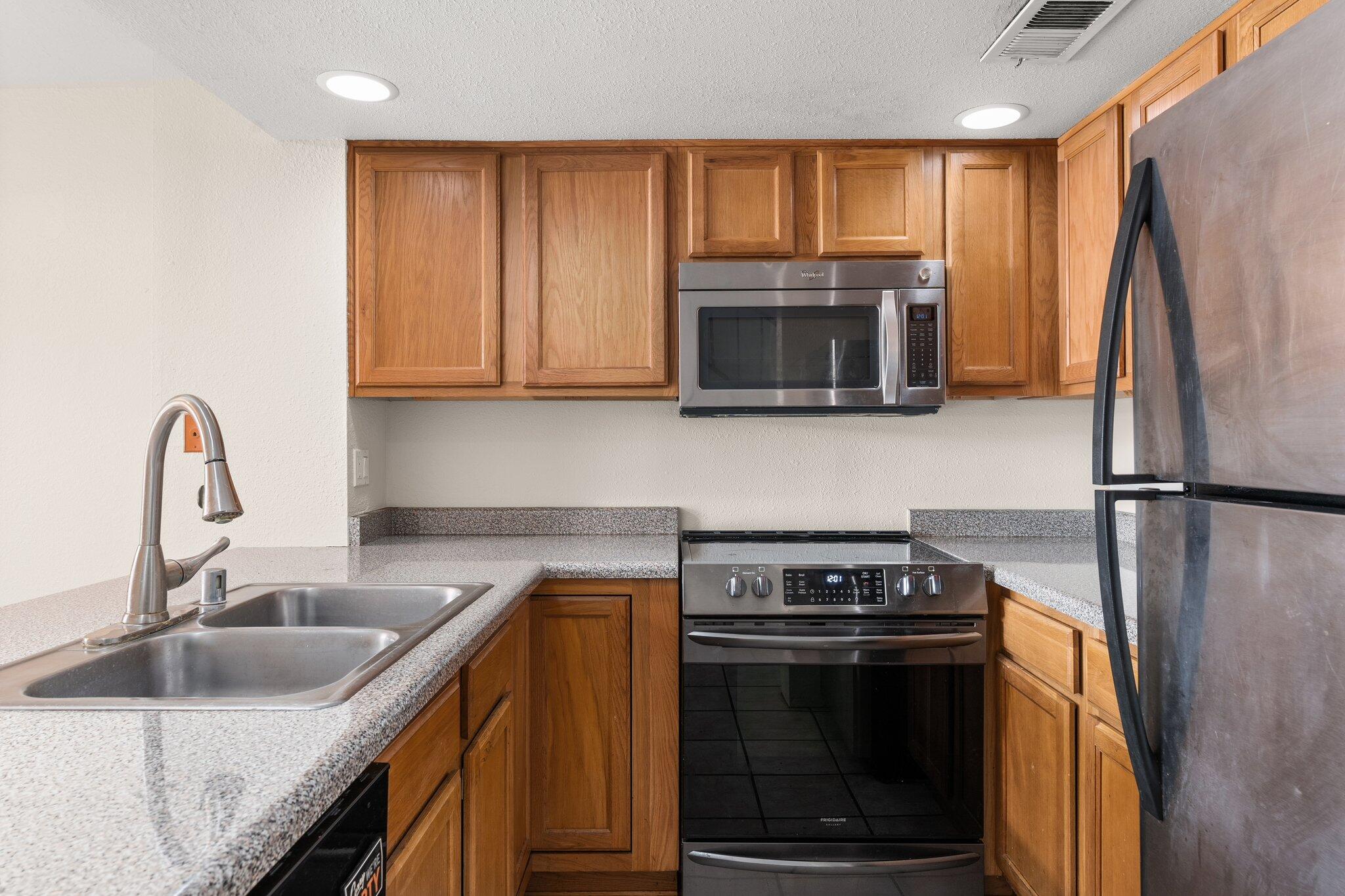 3301 Monroe Street NE Unit: P172