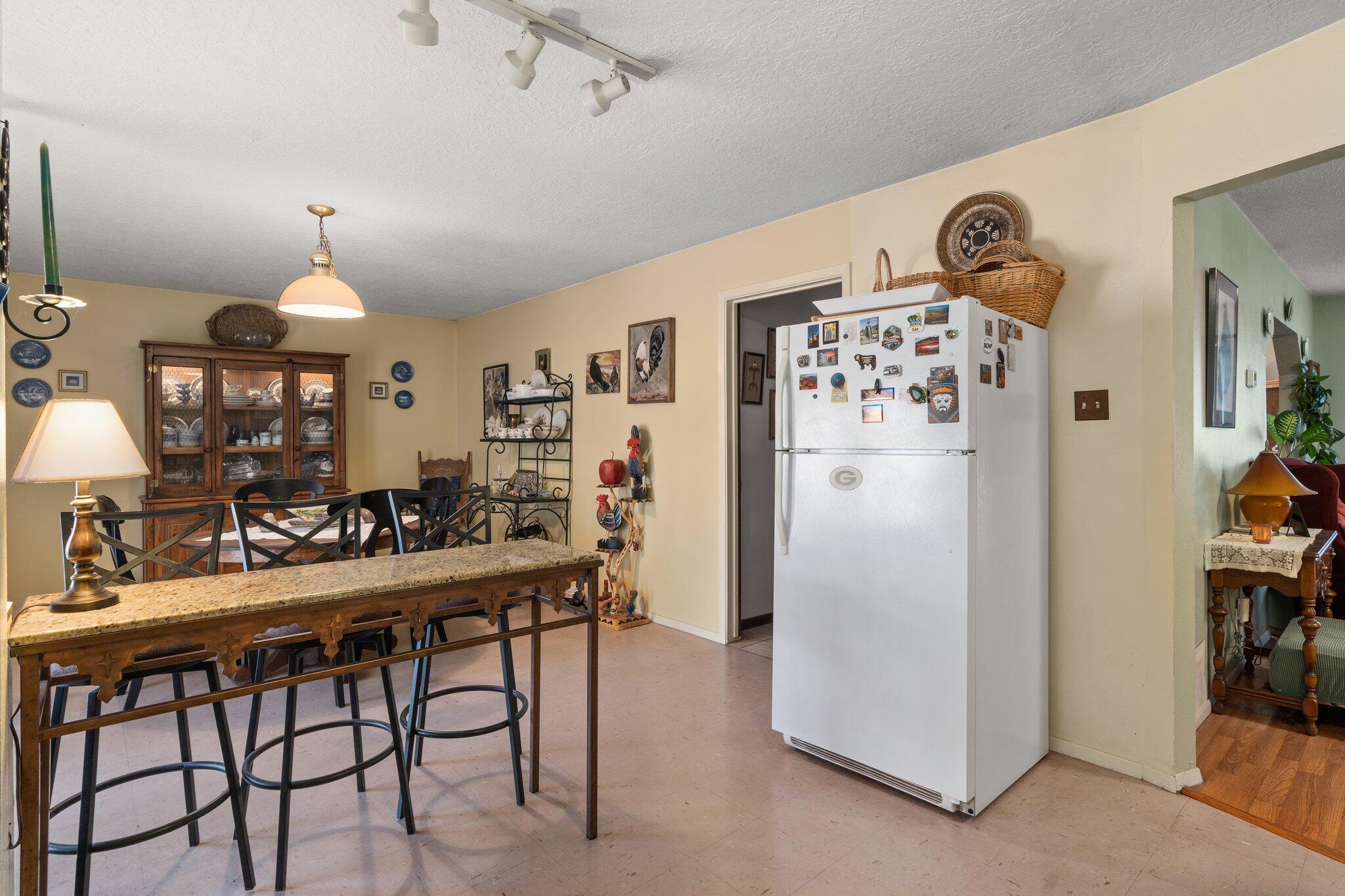 2707 Desert Garden Lane SW