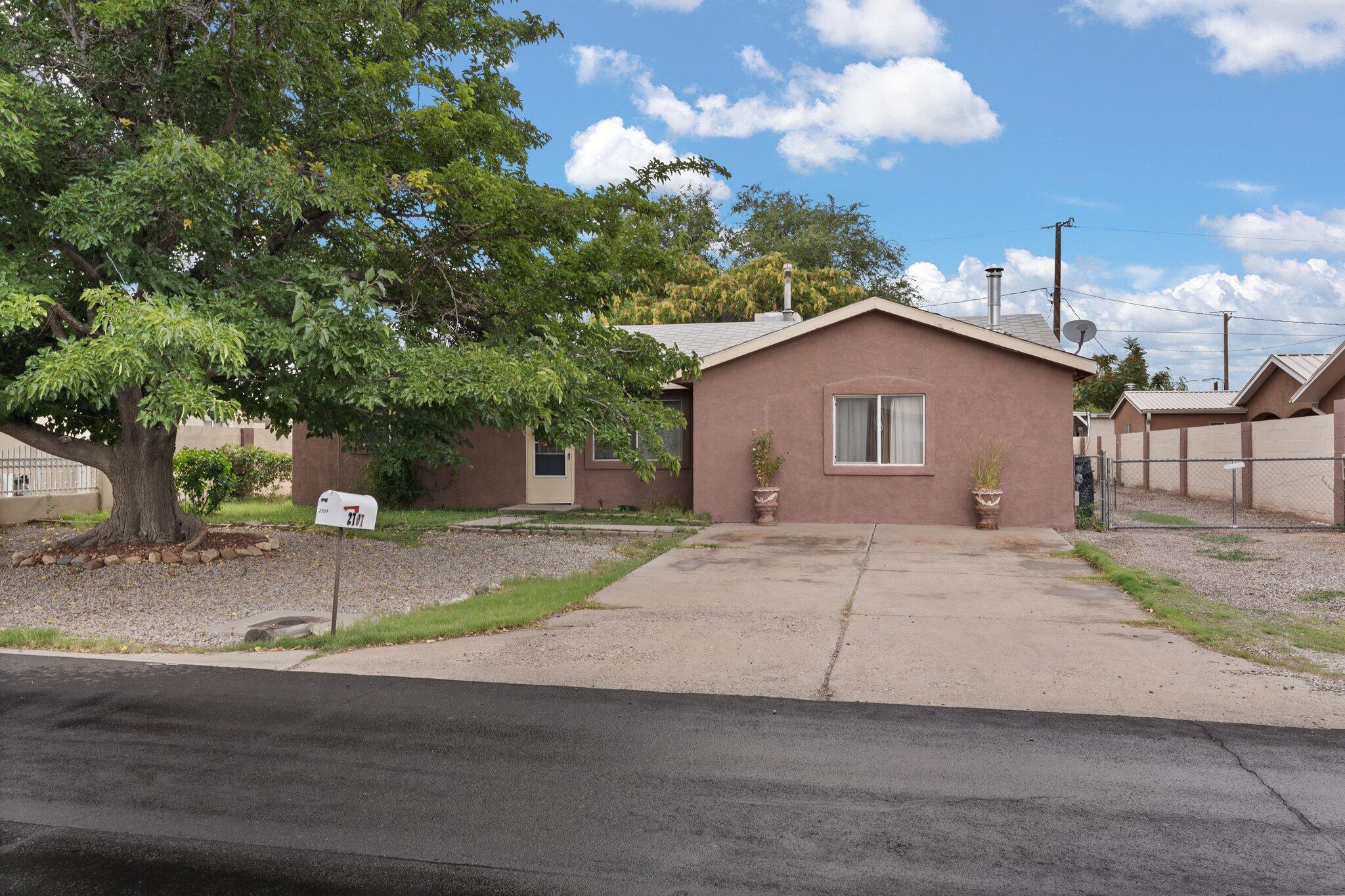 2707 Desert Garden Lane SW