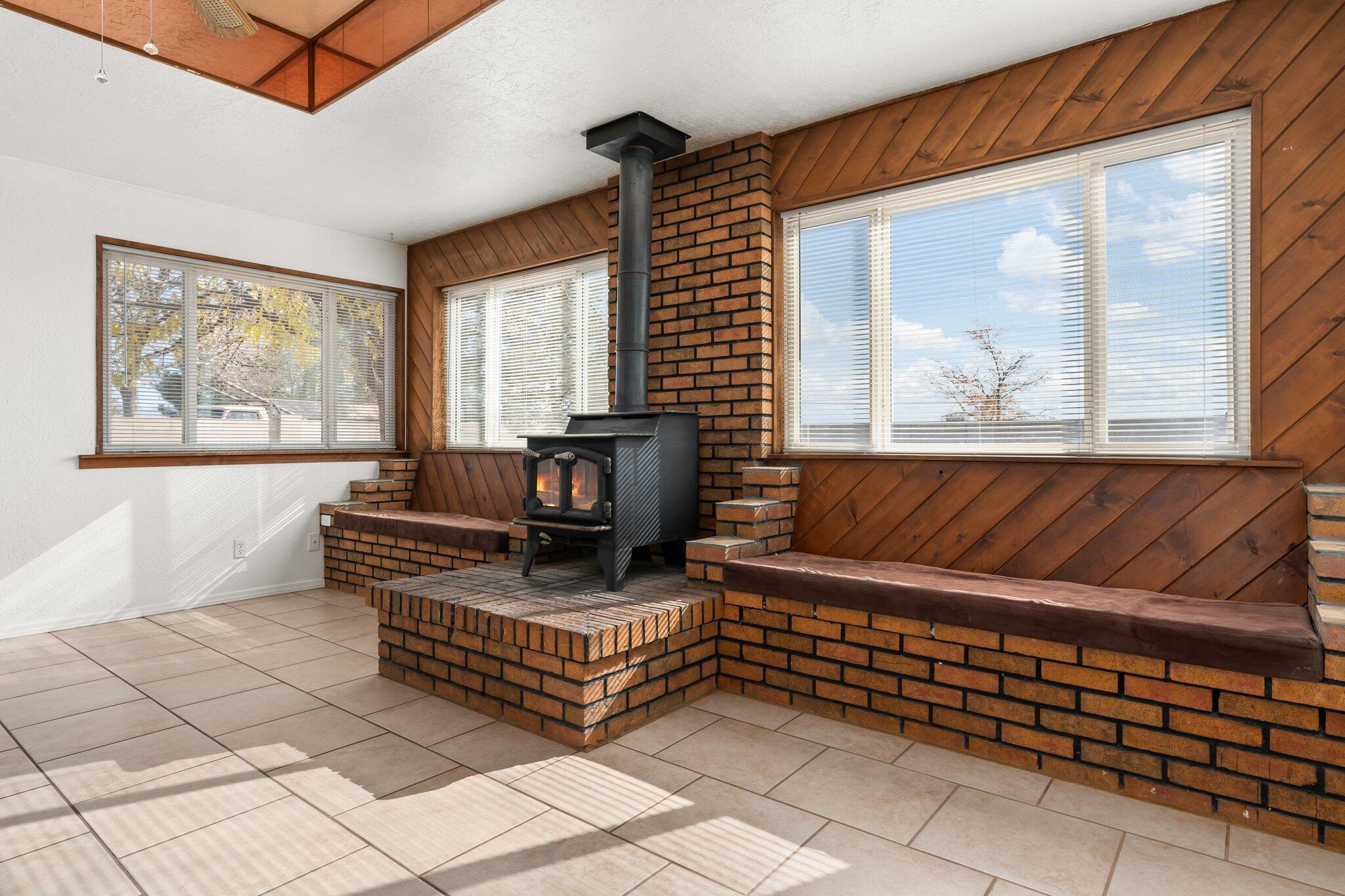 505 Sava Drive SE