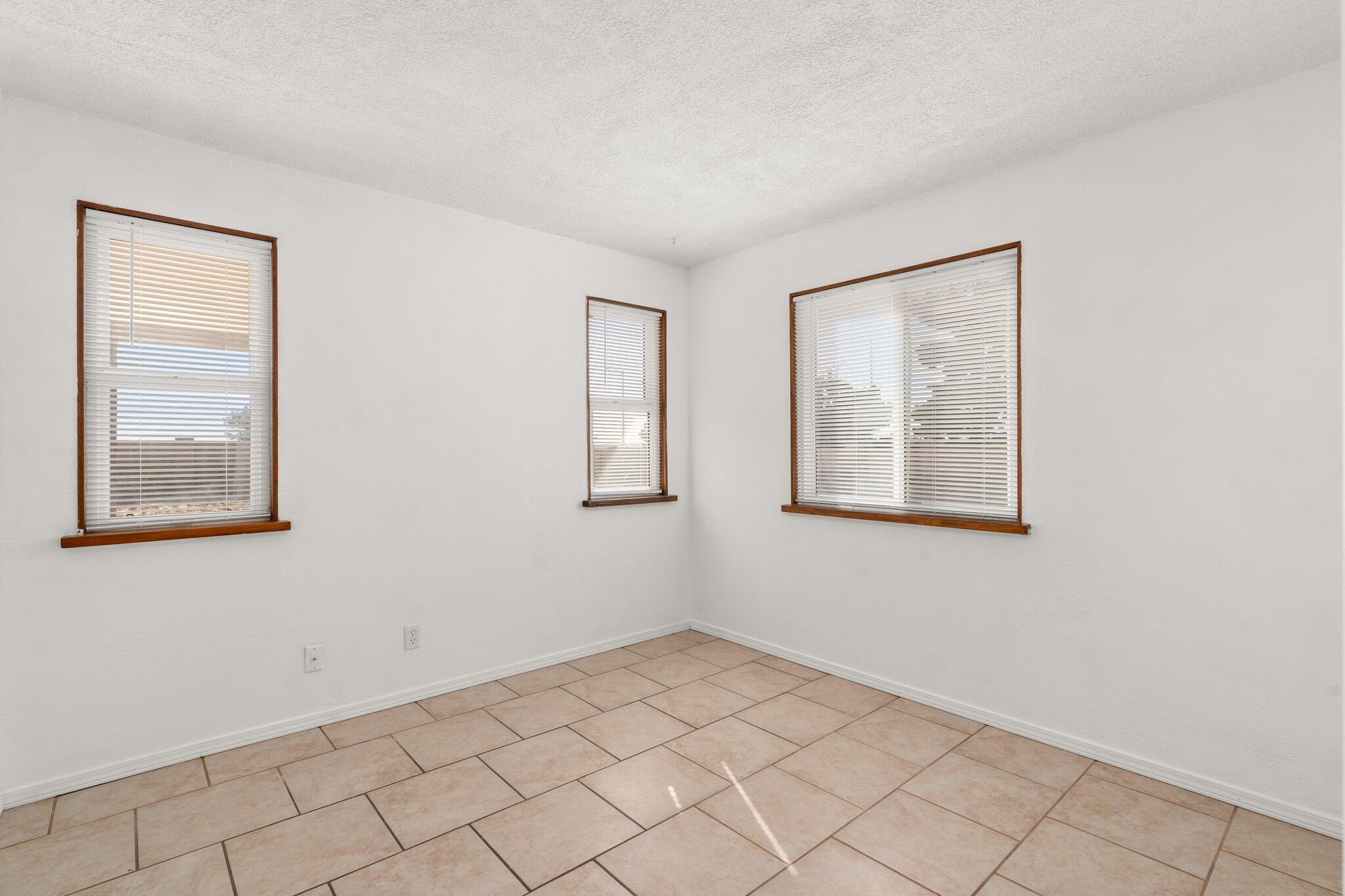 505 Sava Drive SE