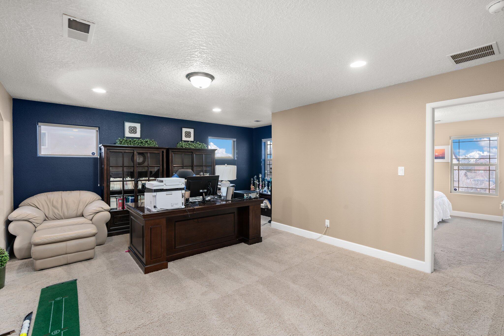 1818 Vista De Colinas Drive SE
