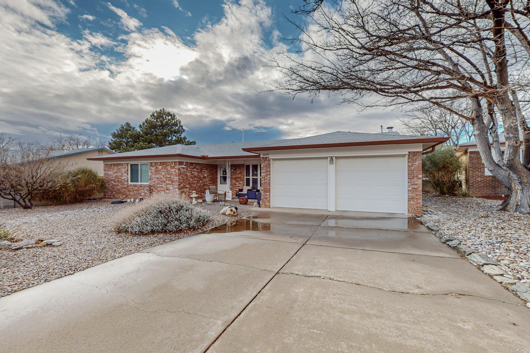 3819 Zion Court NE