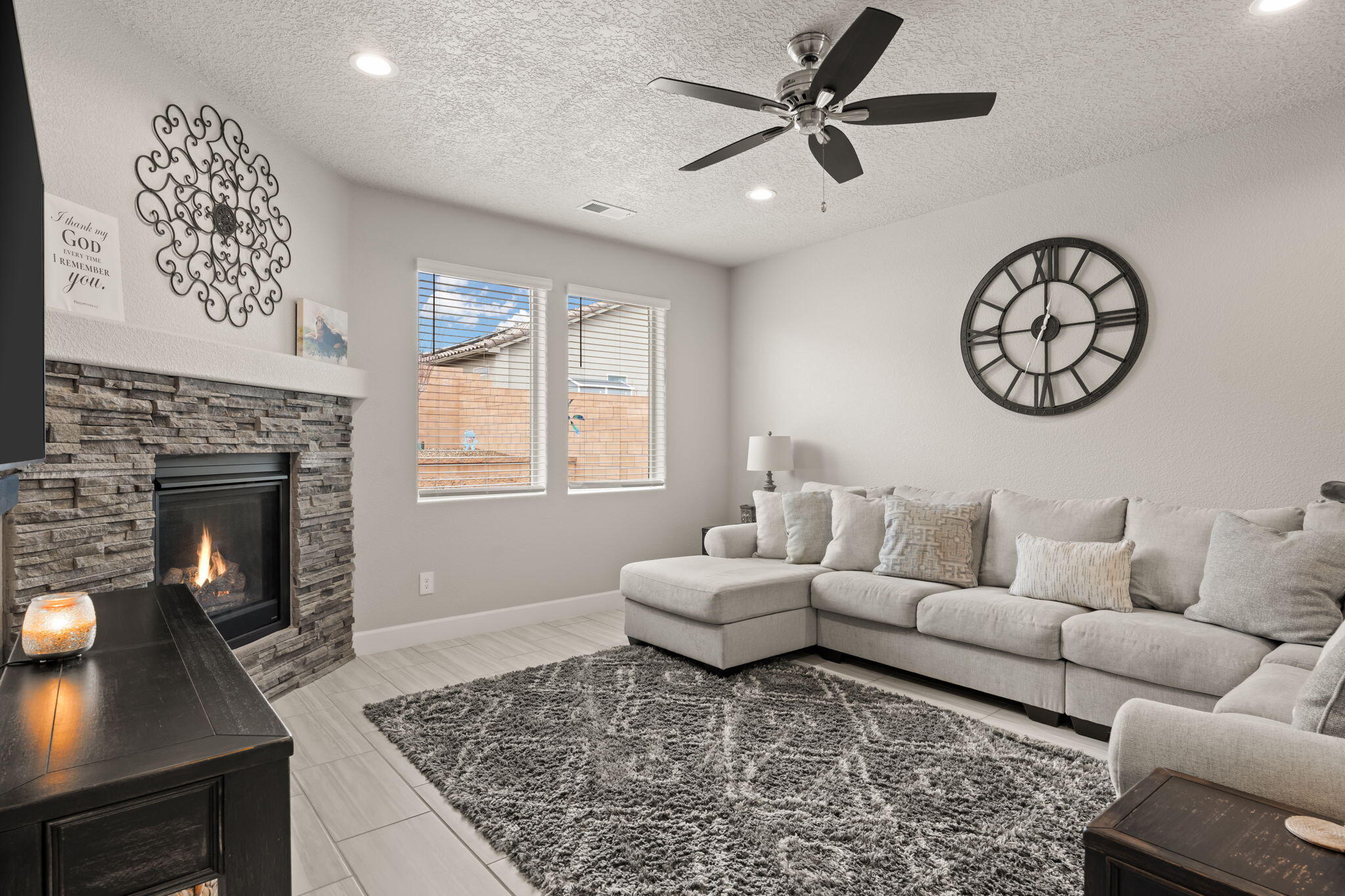 4404 Skyline Loop NE