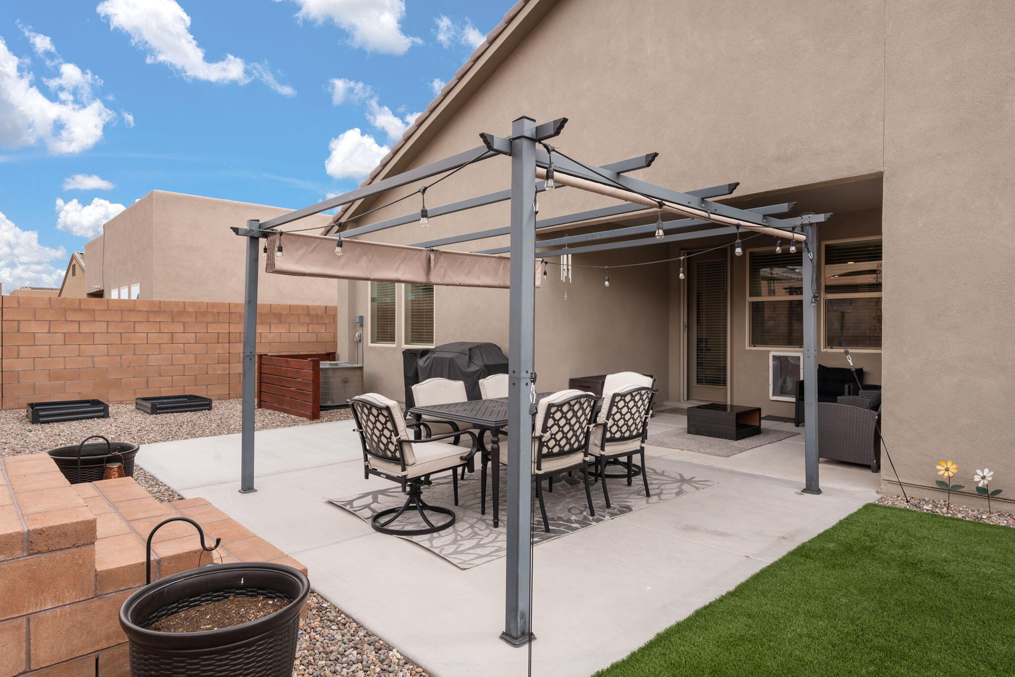 4404 Skyline Loop NE