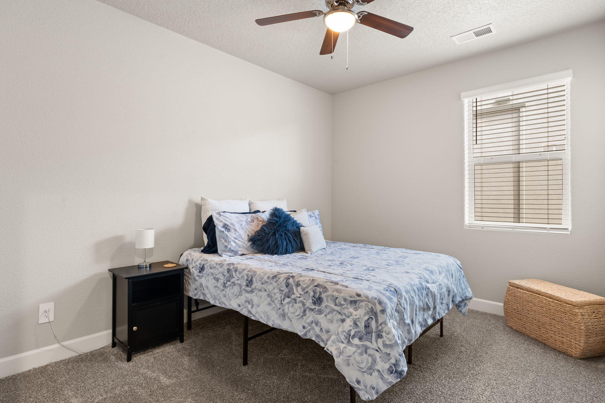 4404 Skyline Loop NE