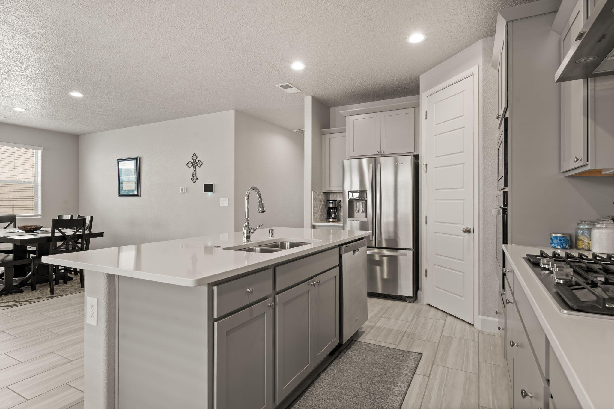 4404 Skyline Loop NE