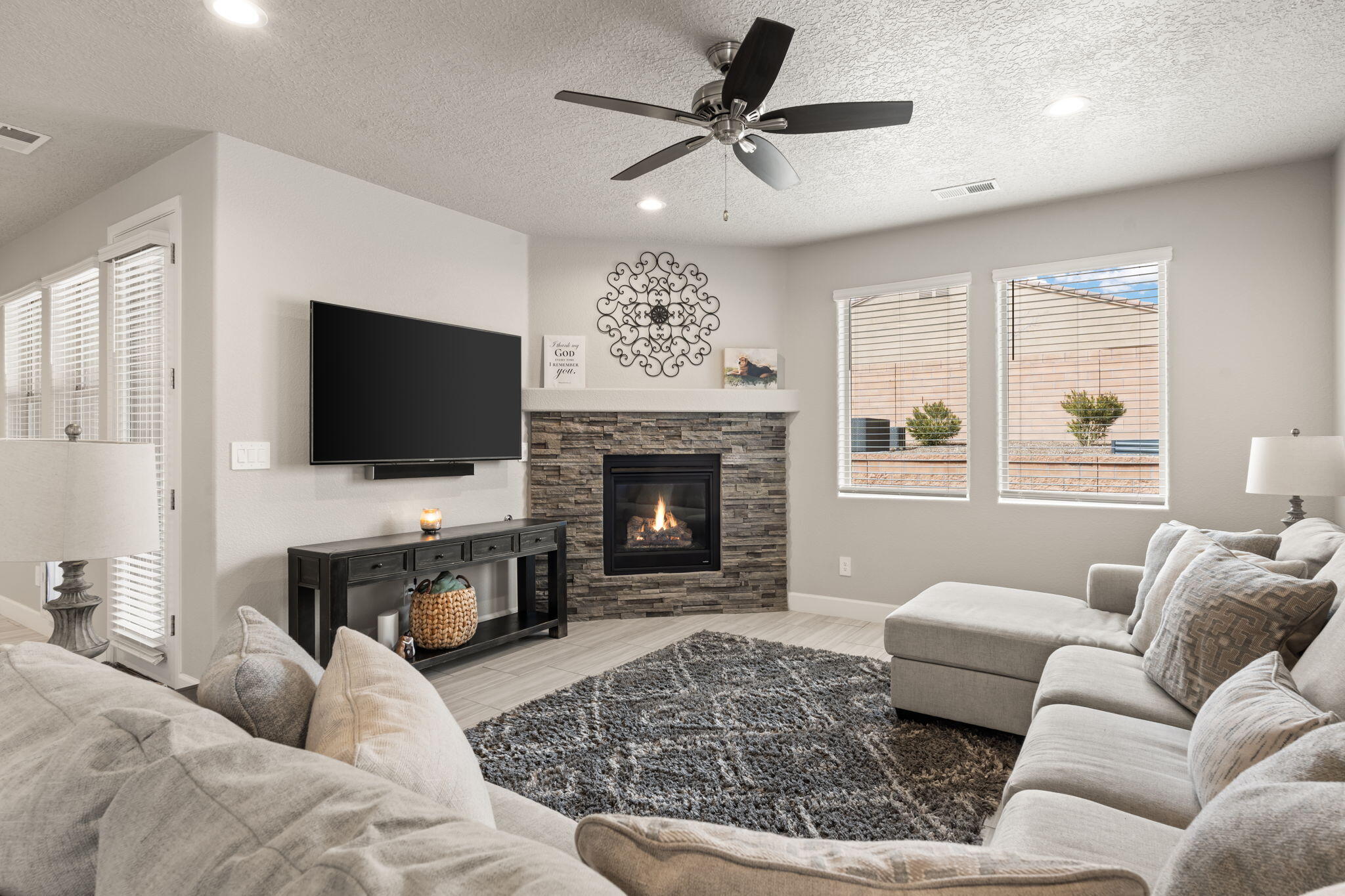 4404 Skyline Loop NE