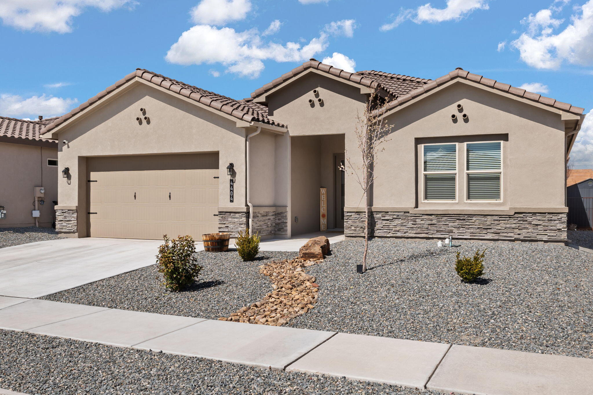 4404 Skyline Loop NE