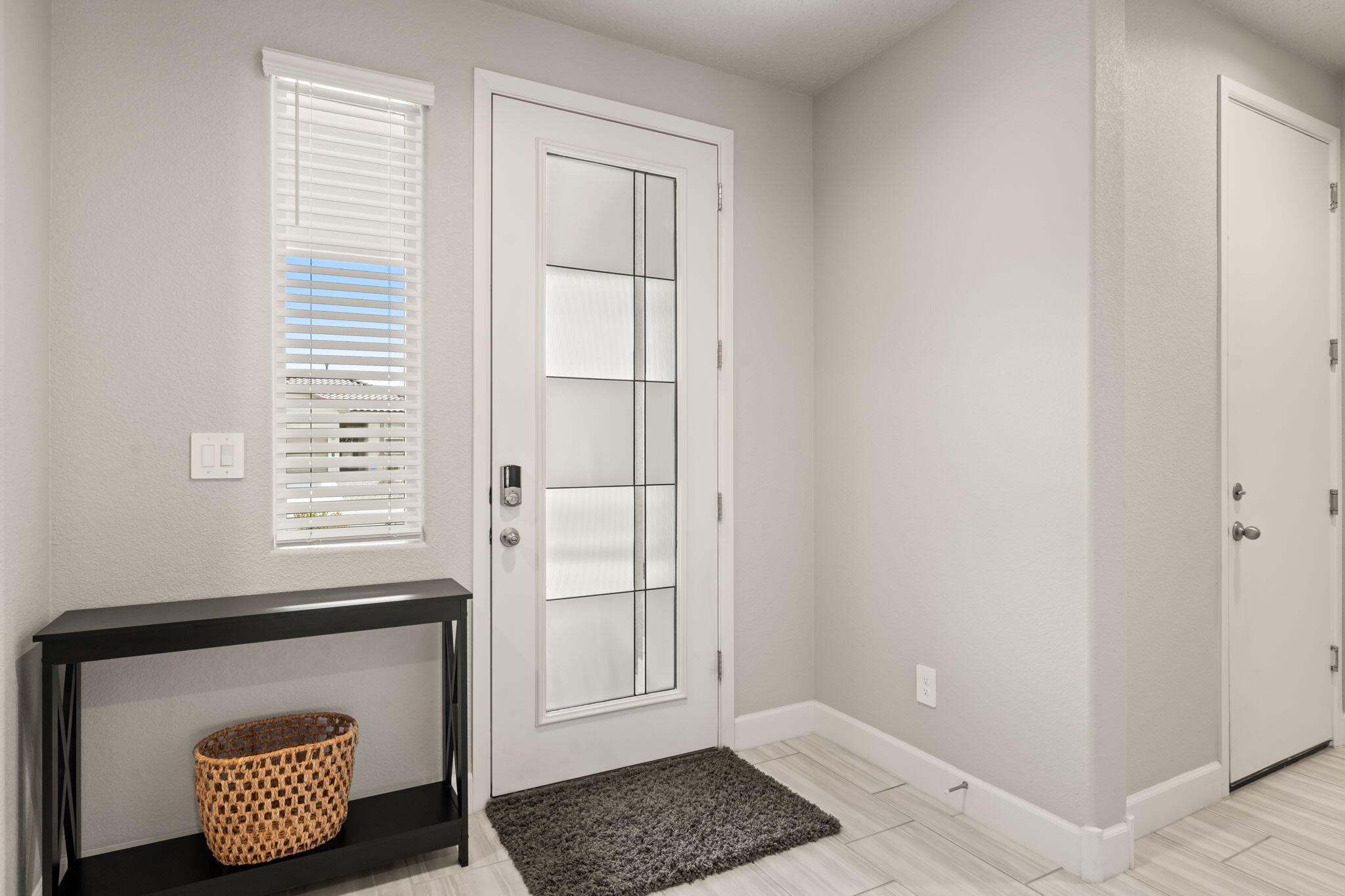 4404 Skyline Loop NE