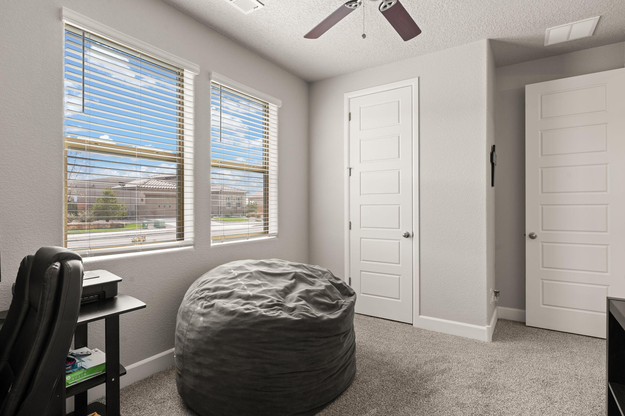 4404 Skyline Loop NE