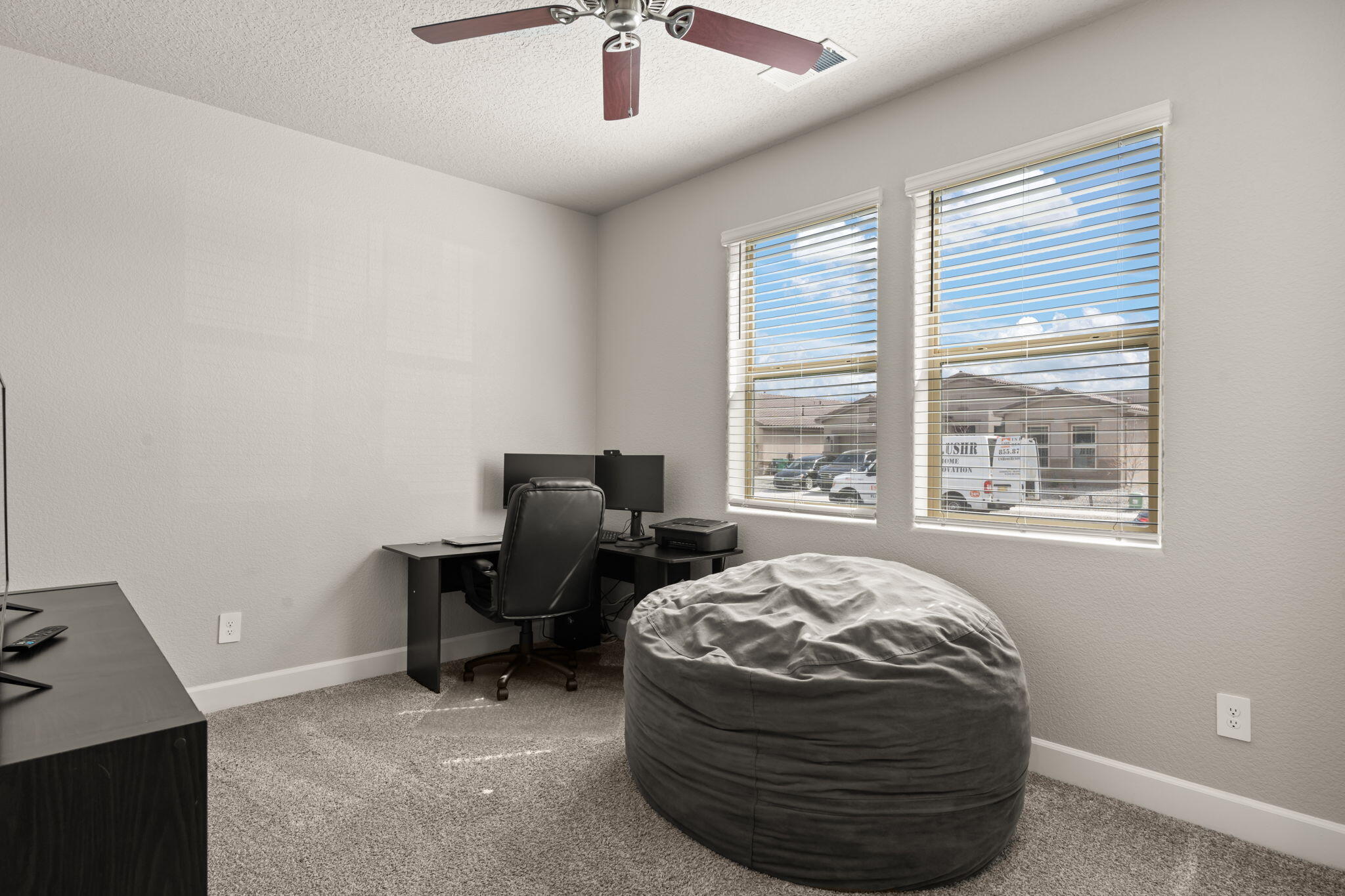 4404 Skyline Loop NE