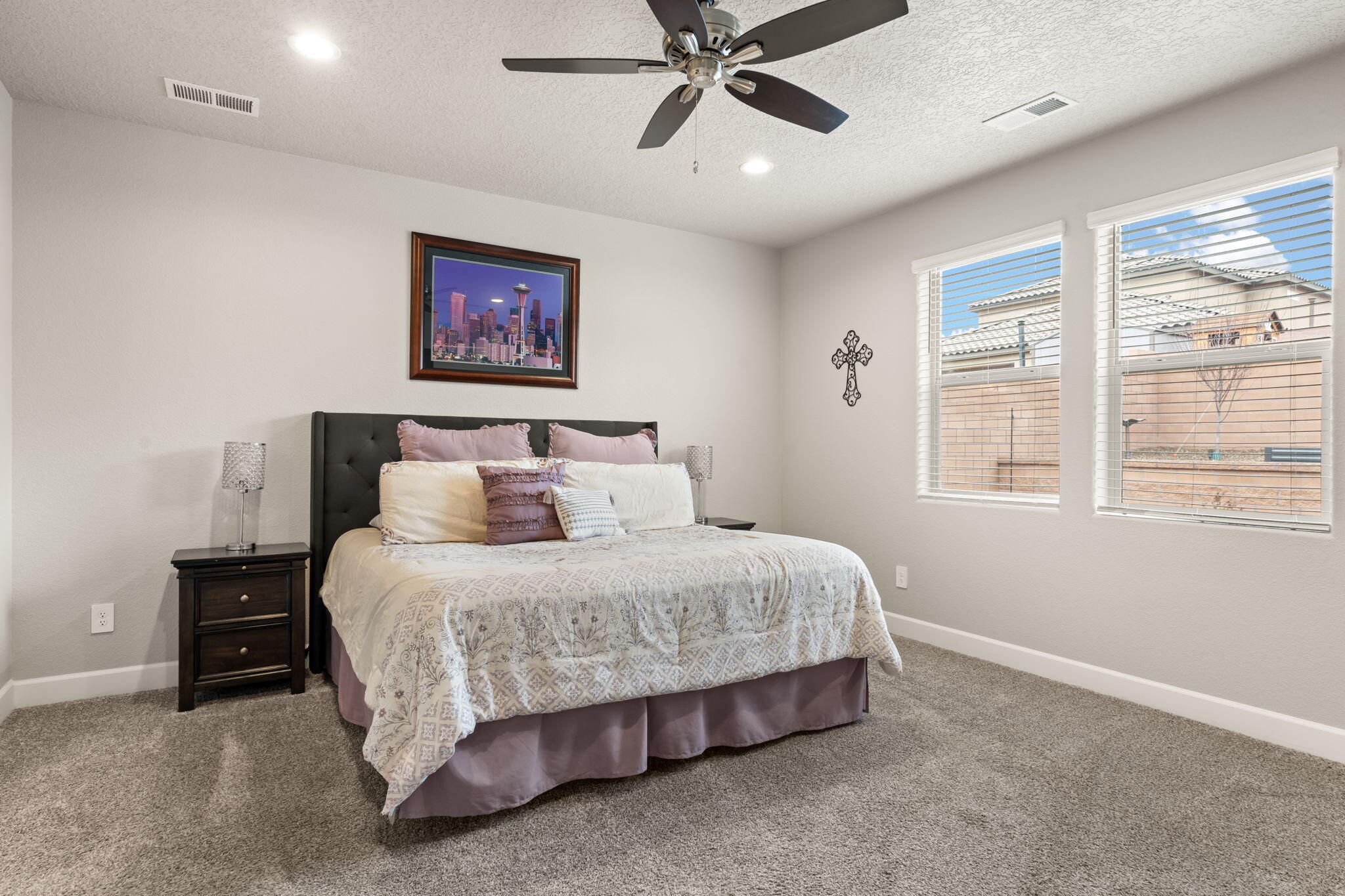 4404 Skyline Loop NE