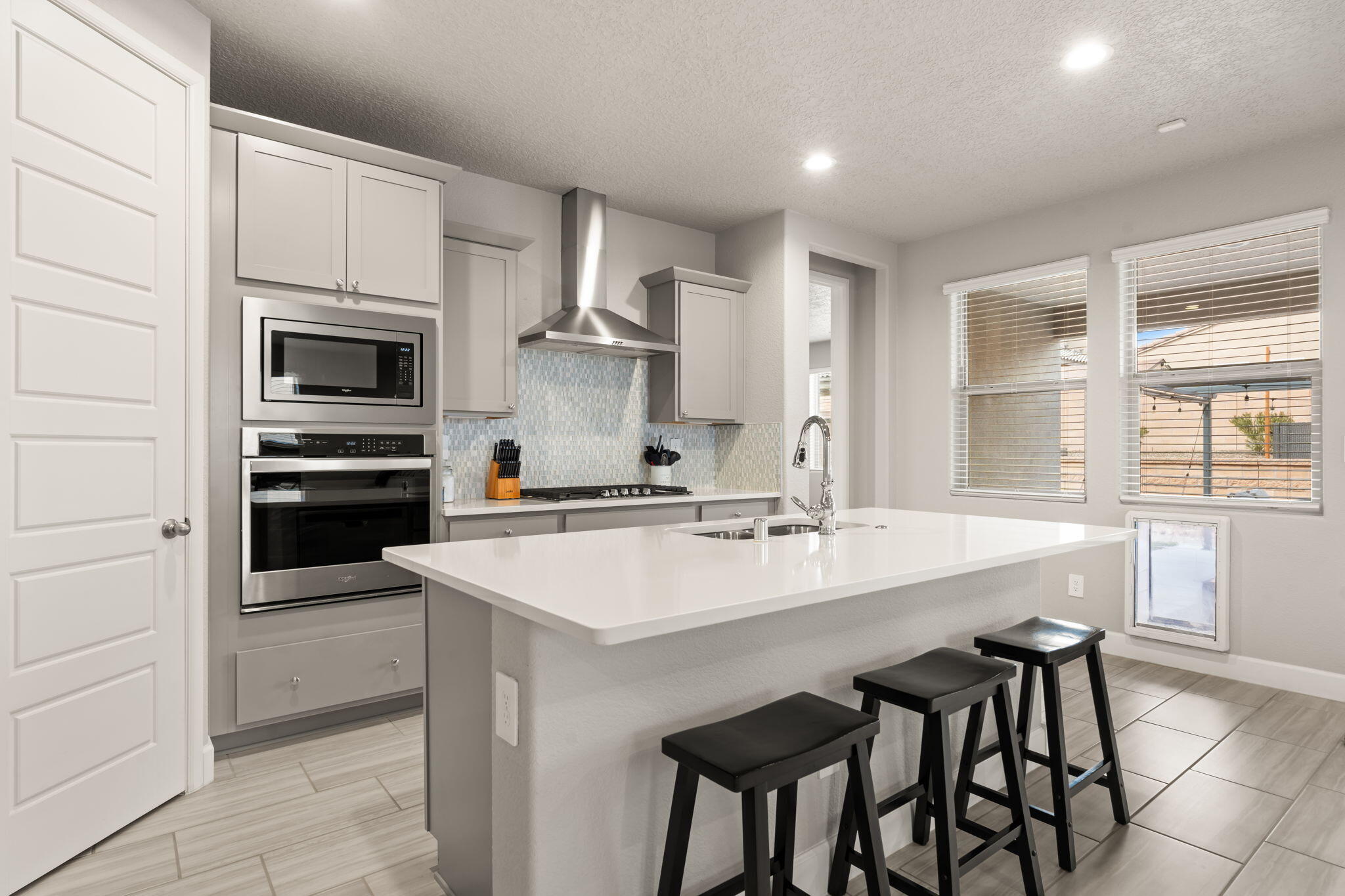4404 Skyline Loop NE