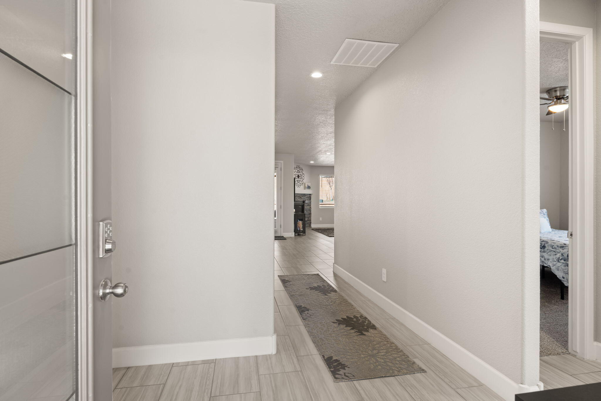 4404 Skyline Loop NE