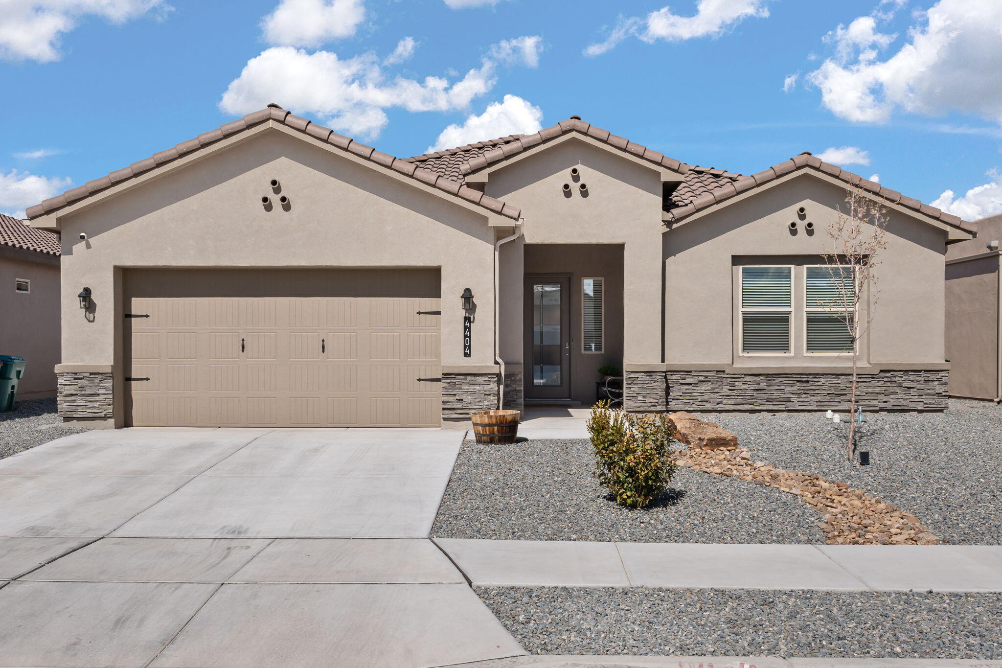 4404 Skyline Loop NE