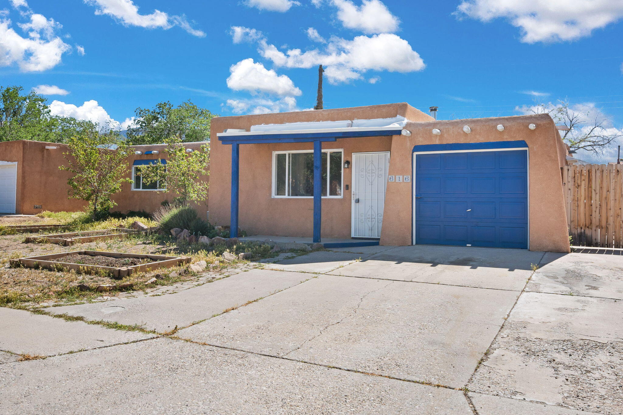 616 Maxine Street NE