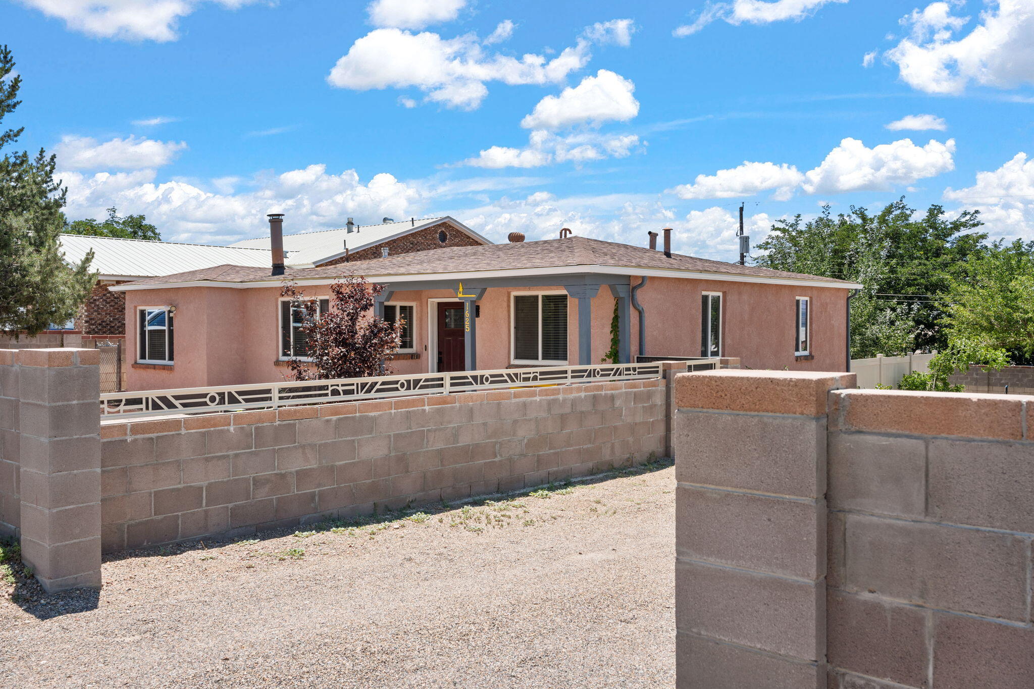 1625 Vassar Drive SE