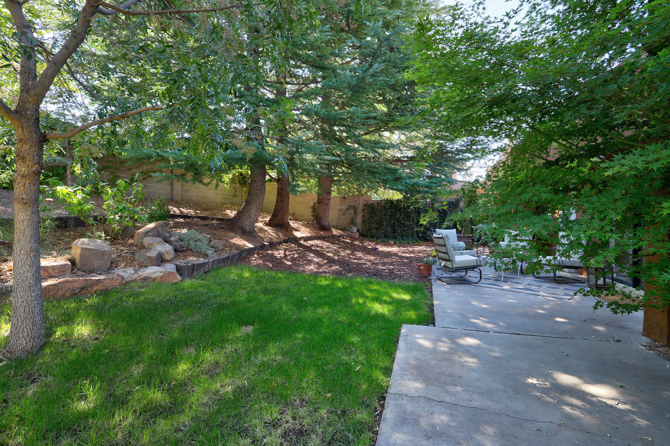5904 MAHOGANY Place NE