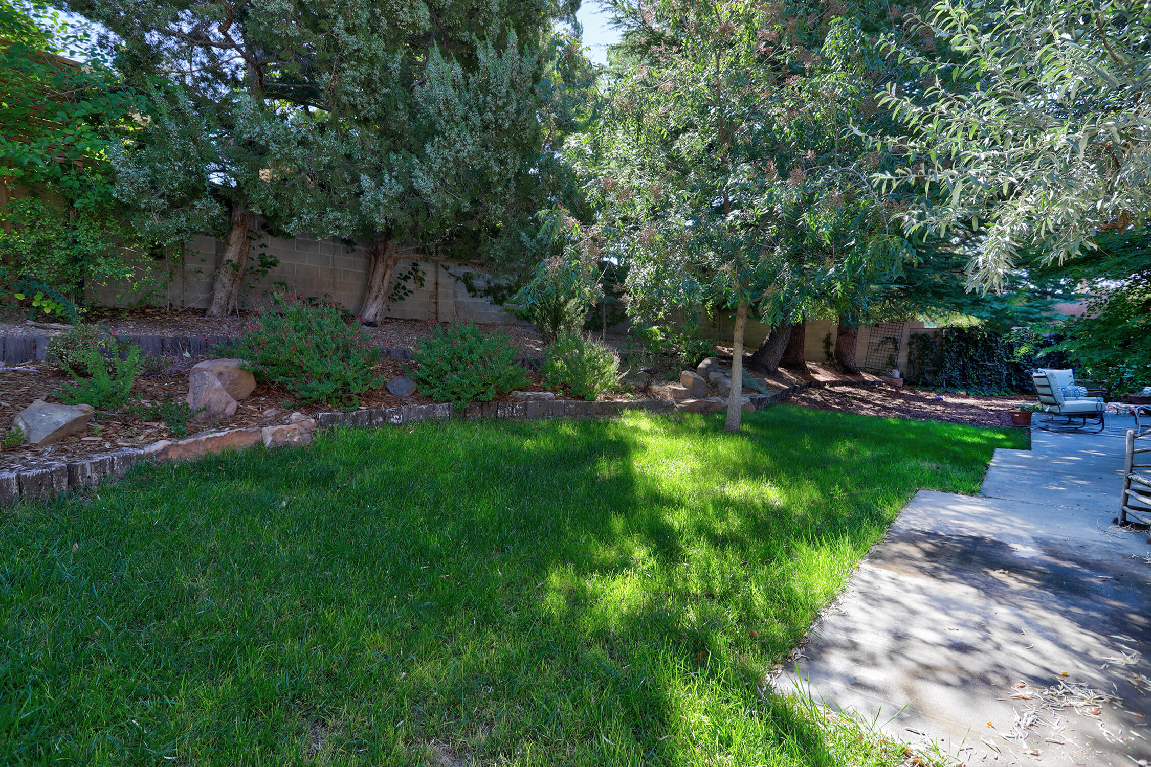 5904 MAHOGANY Place NE