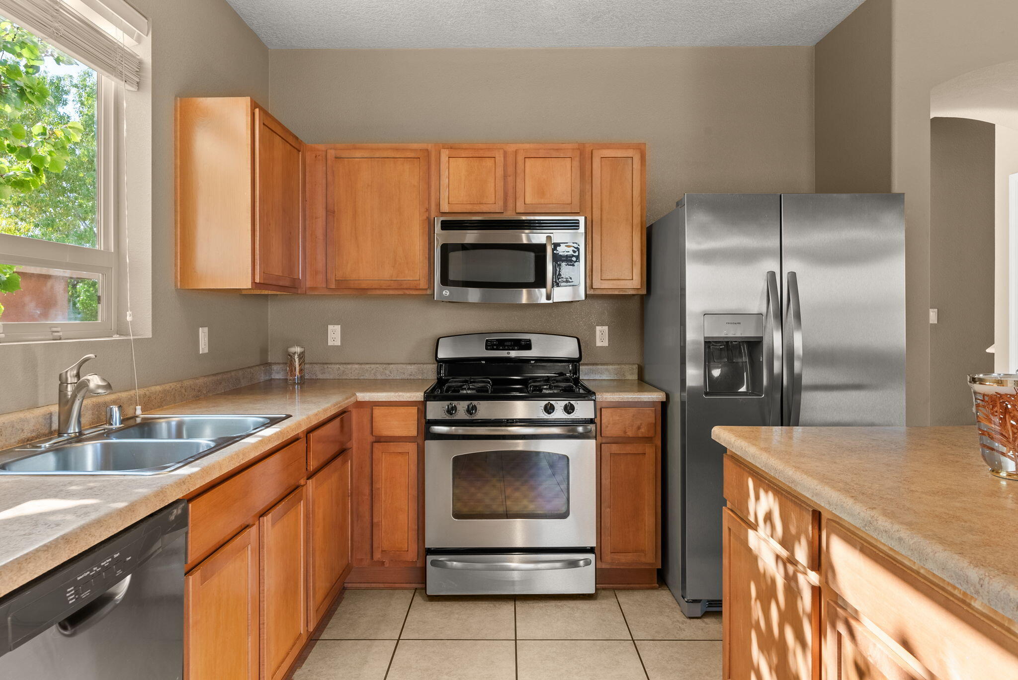 4005 N Pole Loop NE