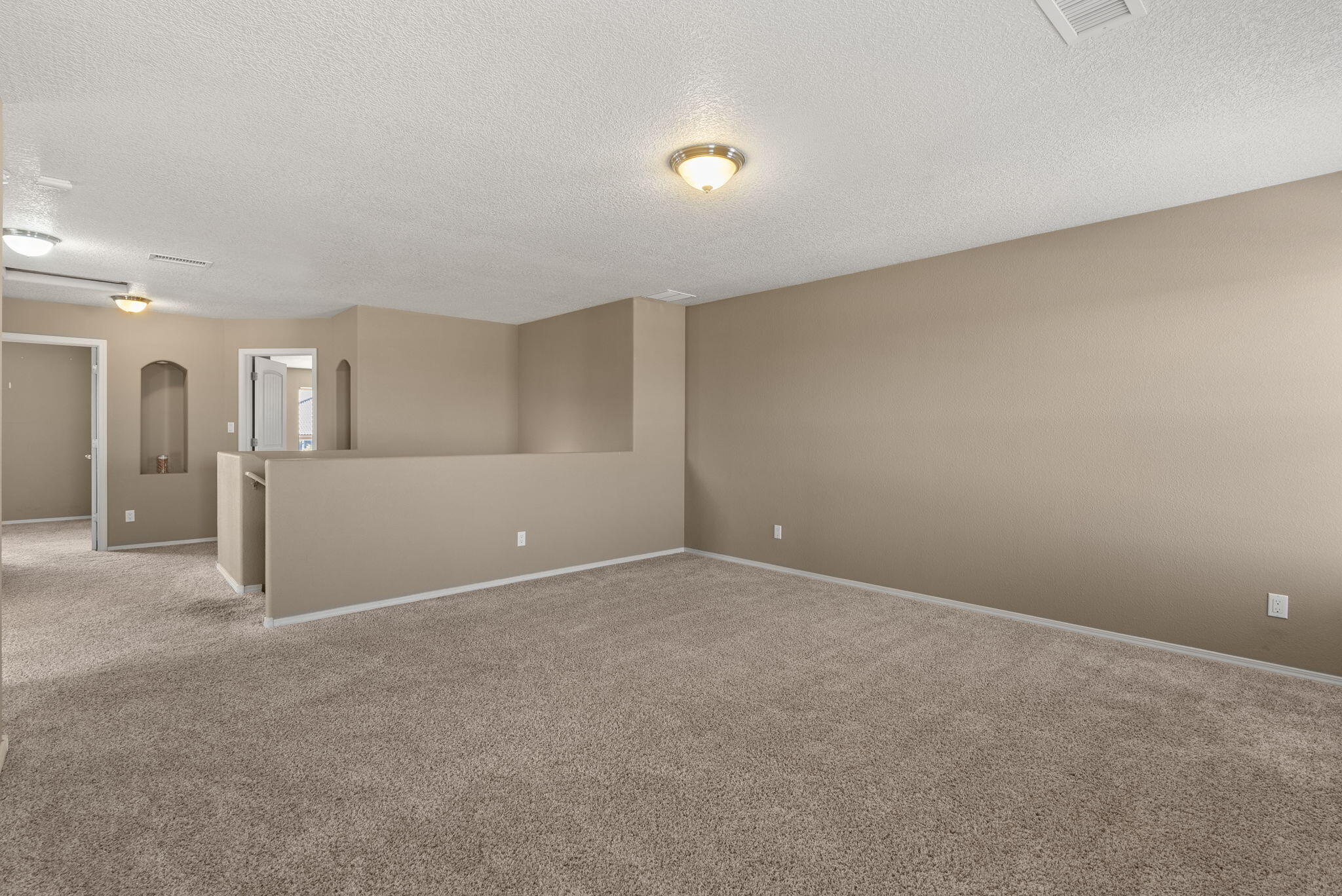 4005 N Pole Loop NE