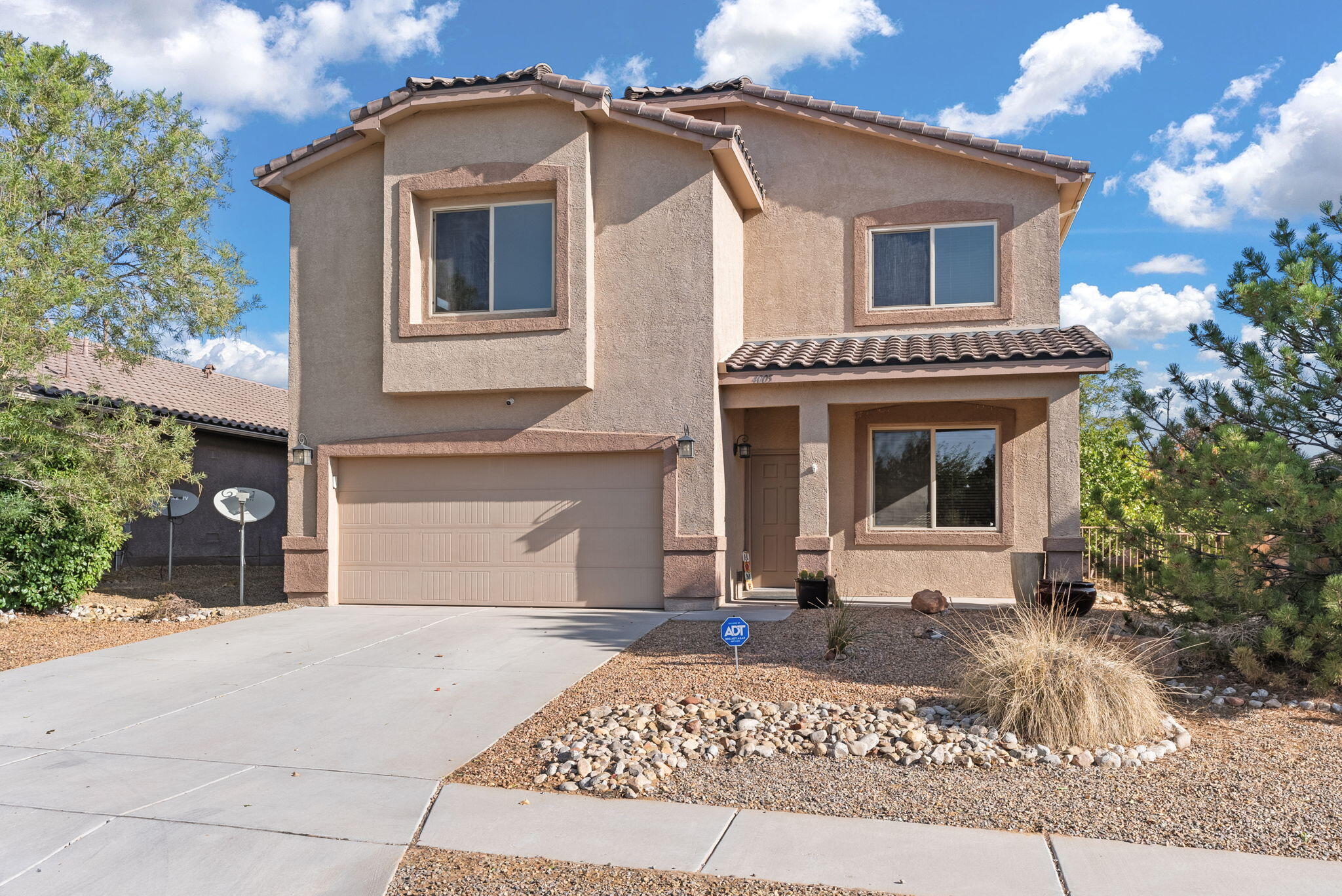 4005 N Pole Loop NE