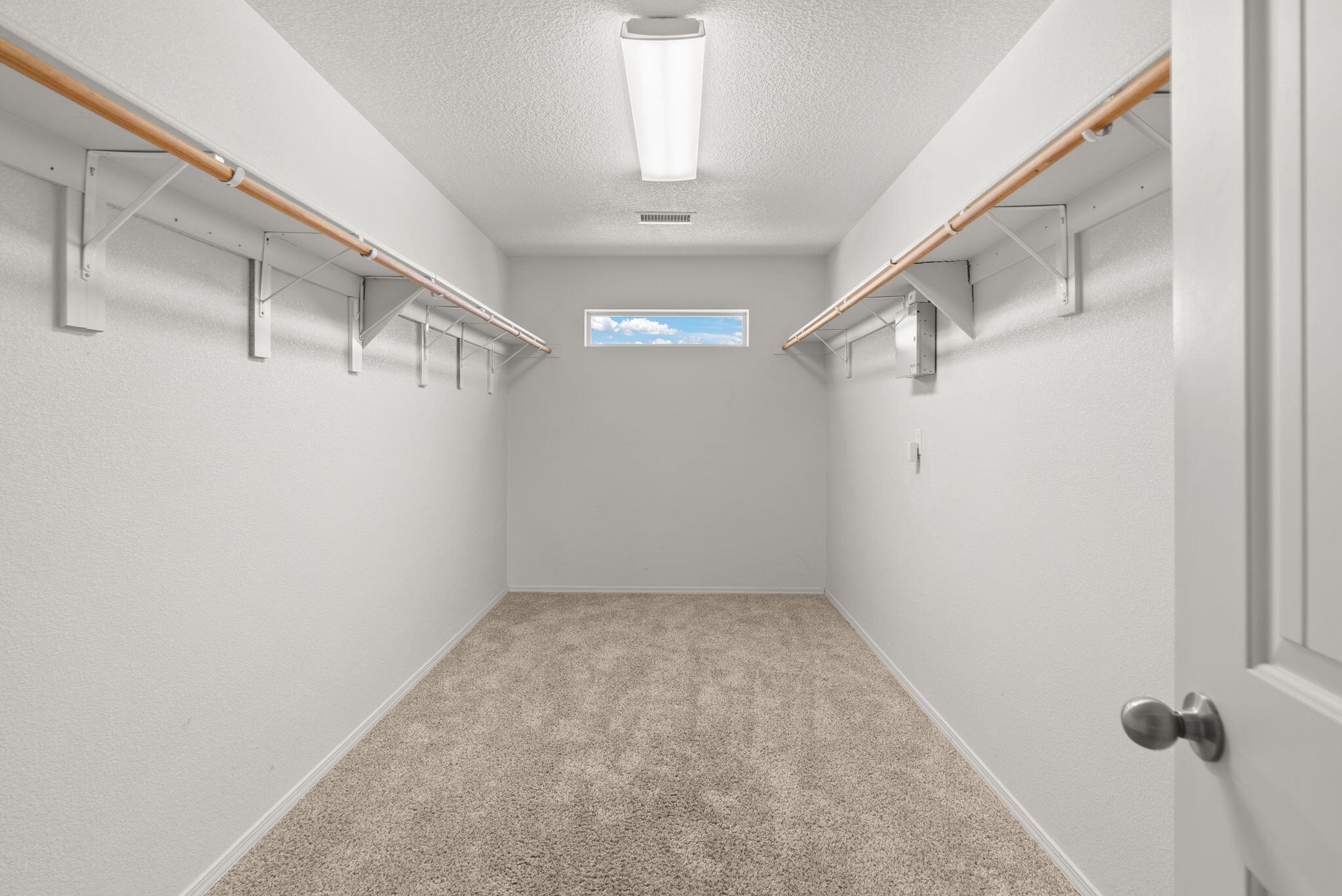 4005 N Pole Loop NE