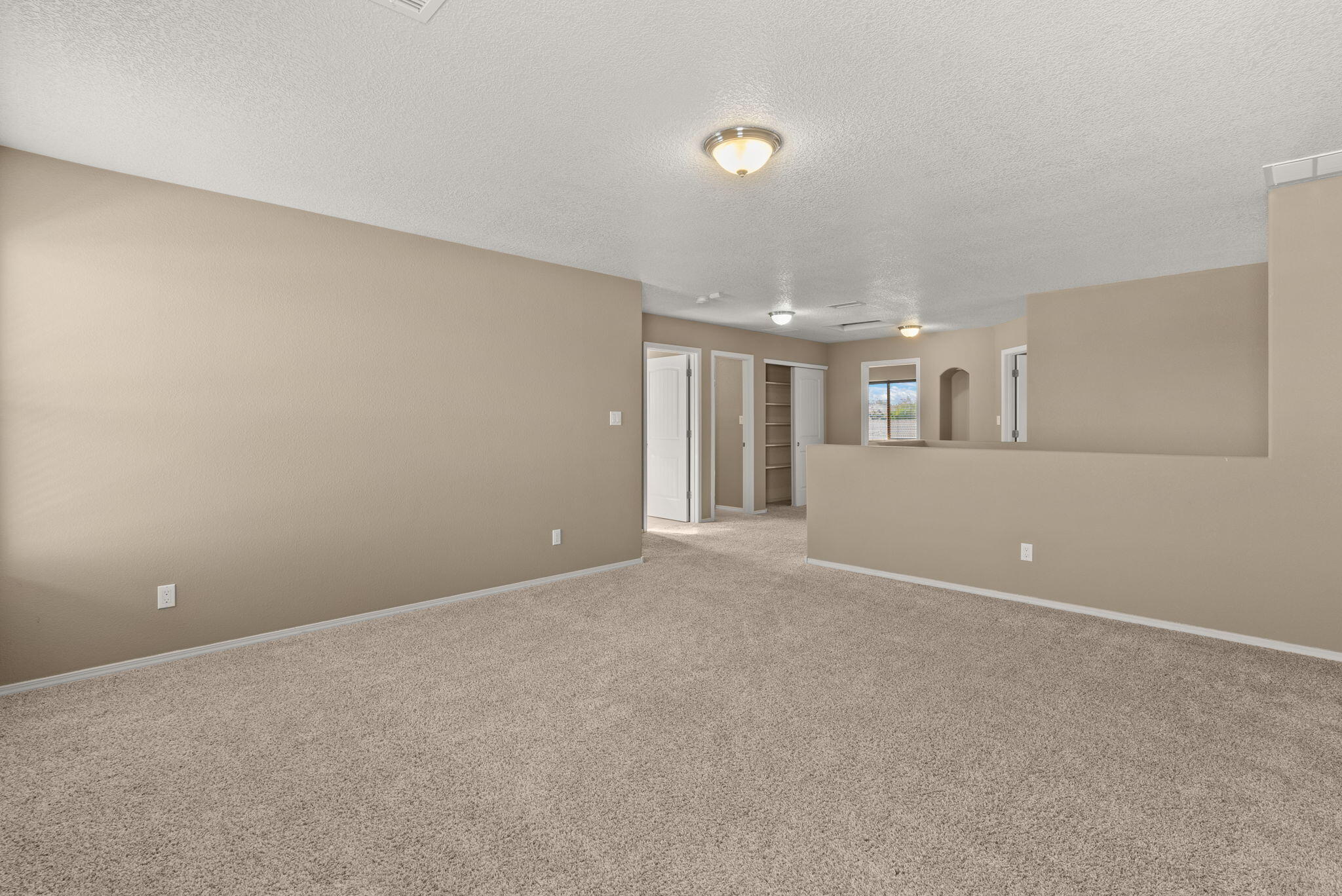 4005 N Pole Loop NE