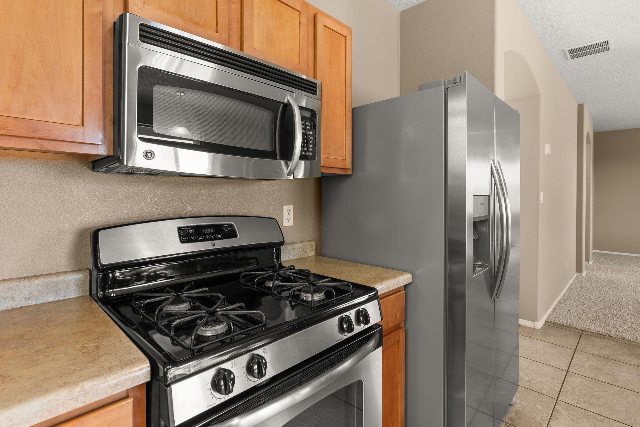 4005 N Pole Loop NE
