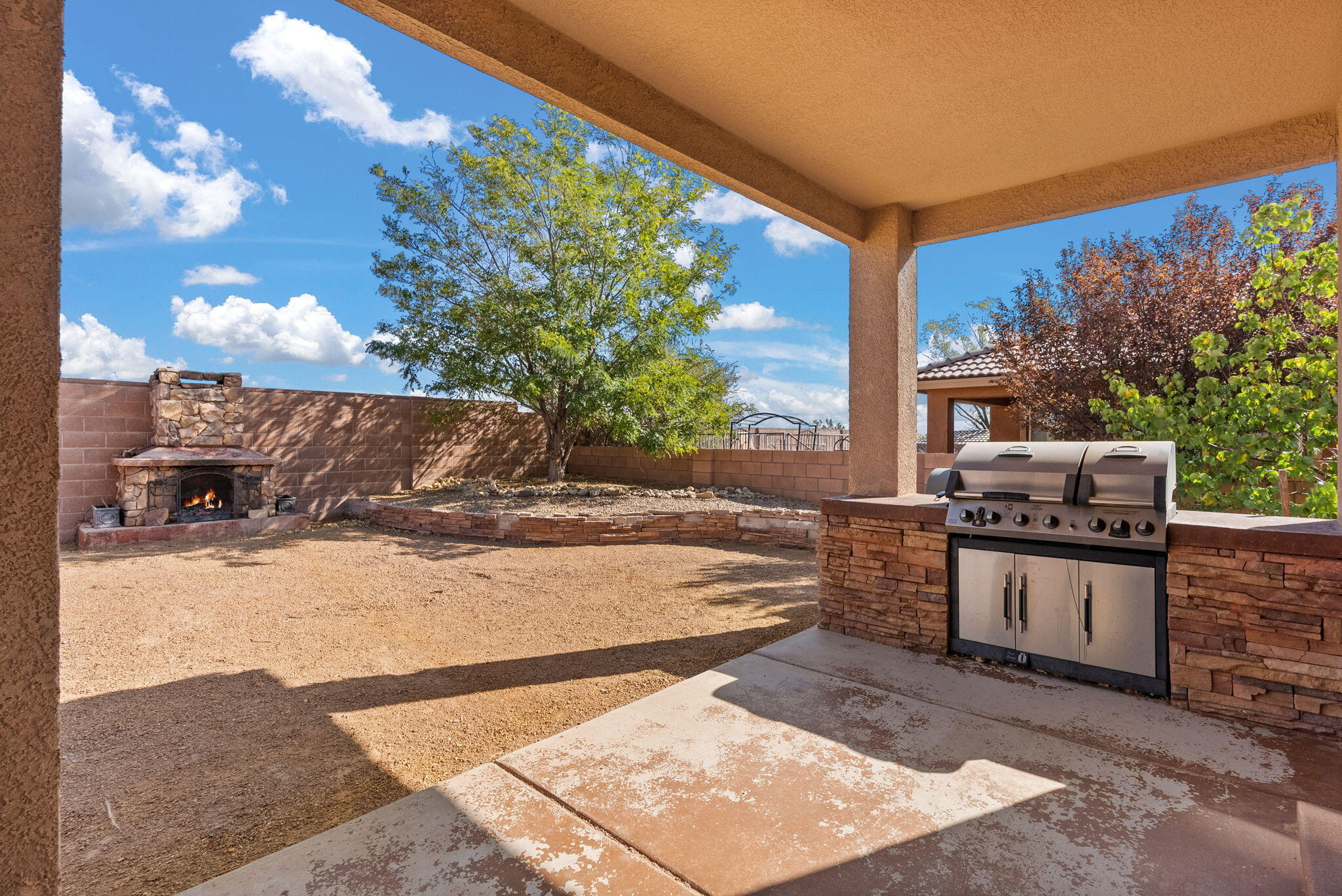 4005 N Pole Loop NE
