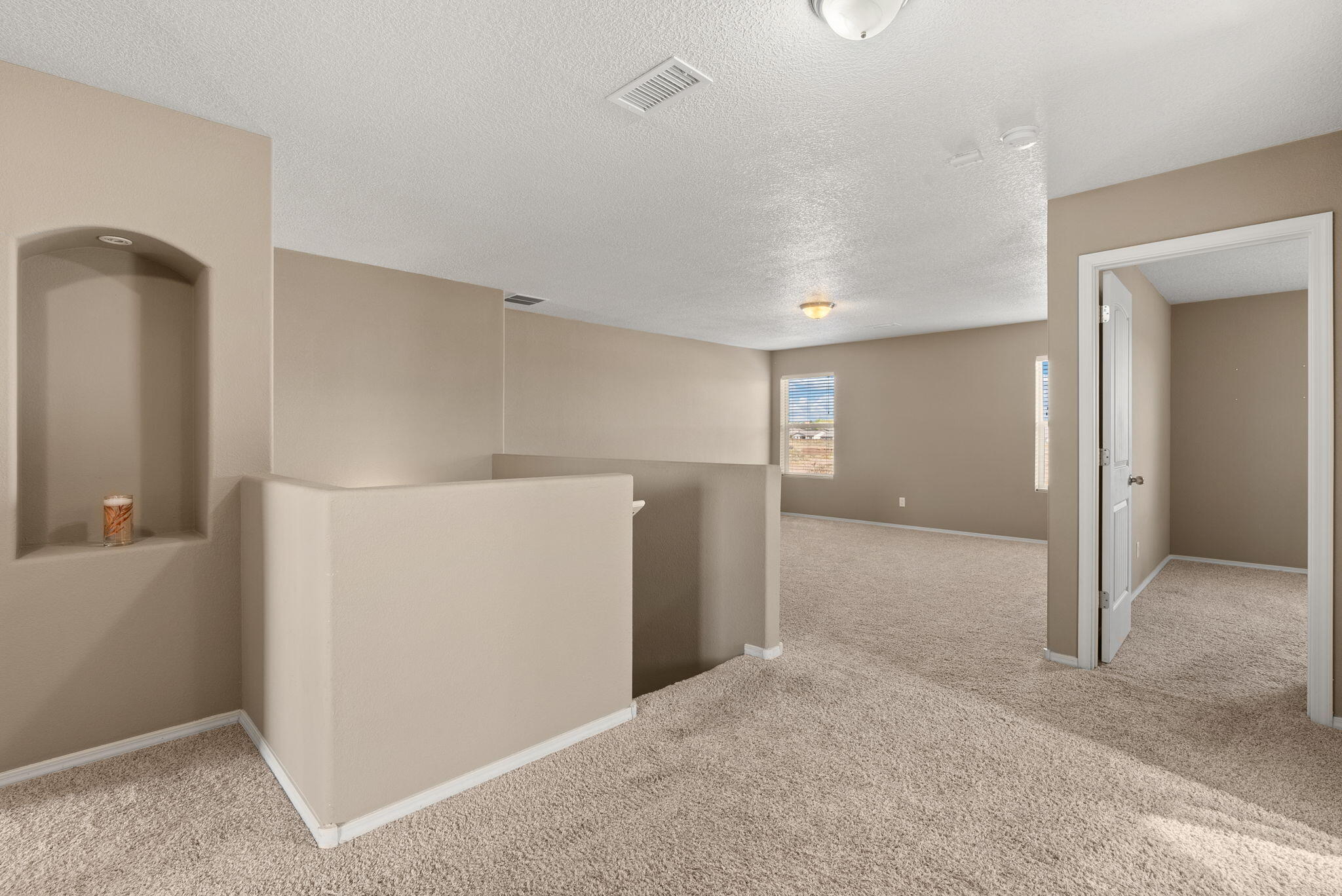 4005 N Pole Loop NE