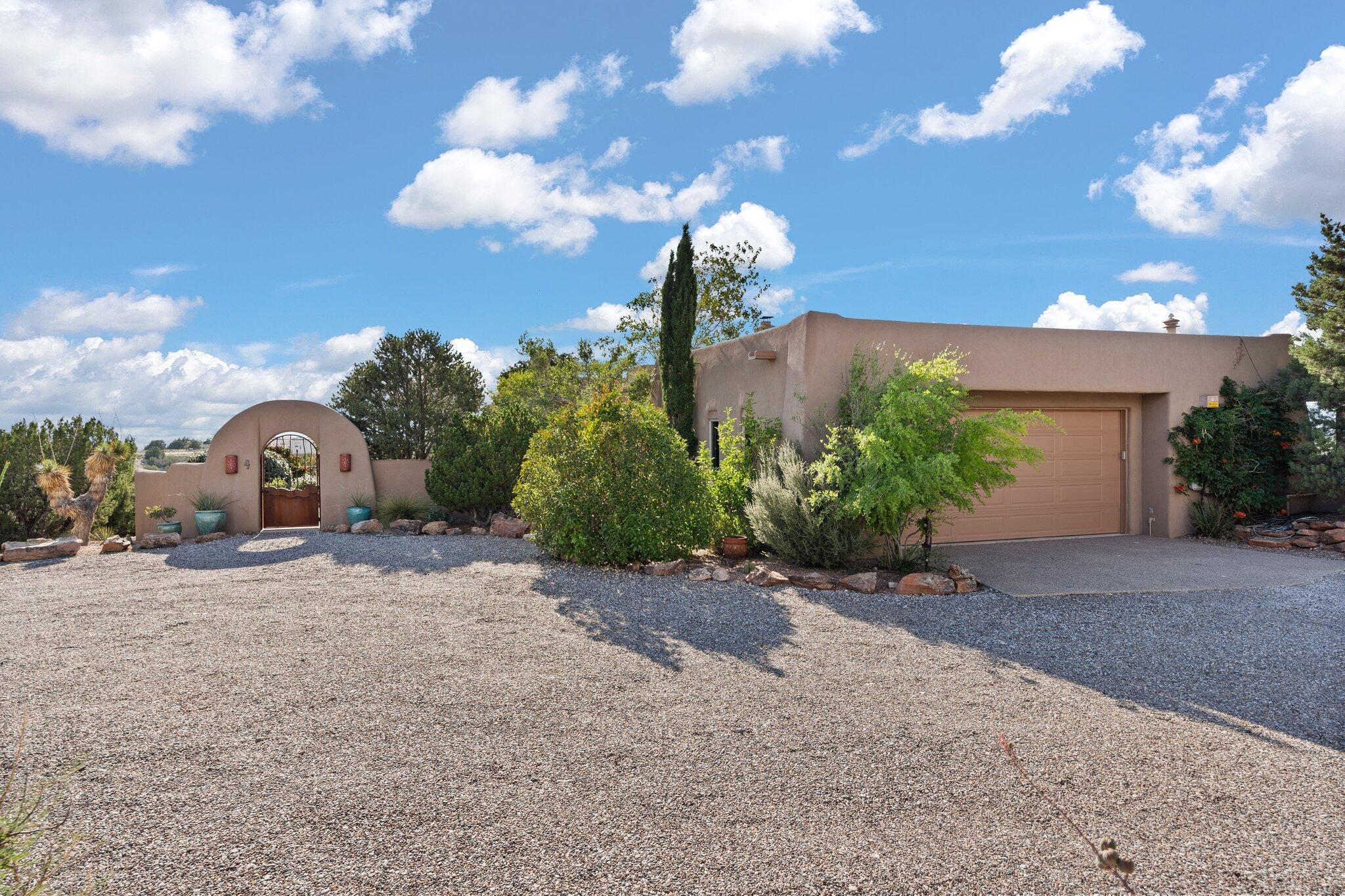4 CAMINO VISTA HERMOSA