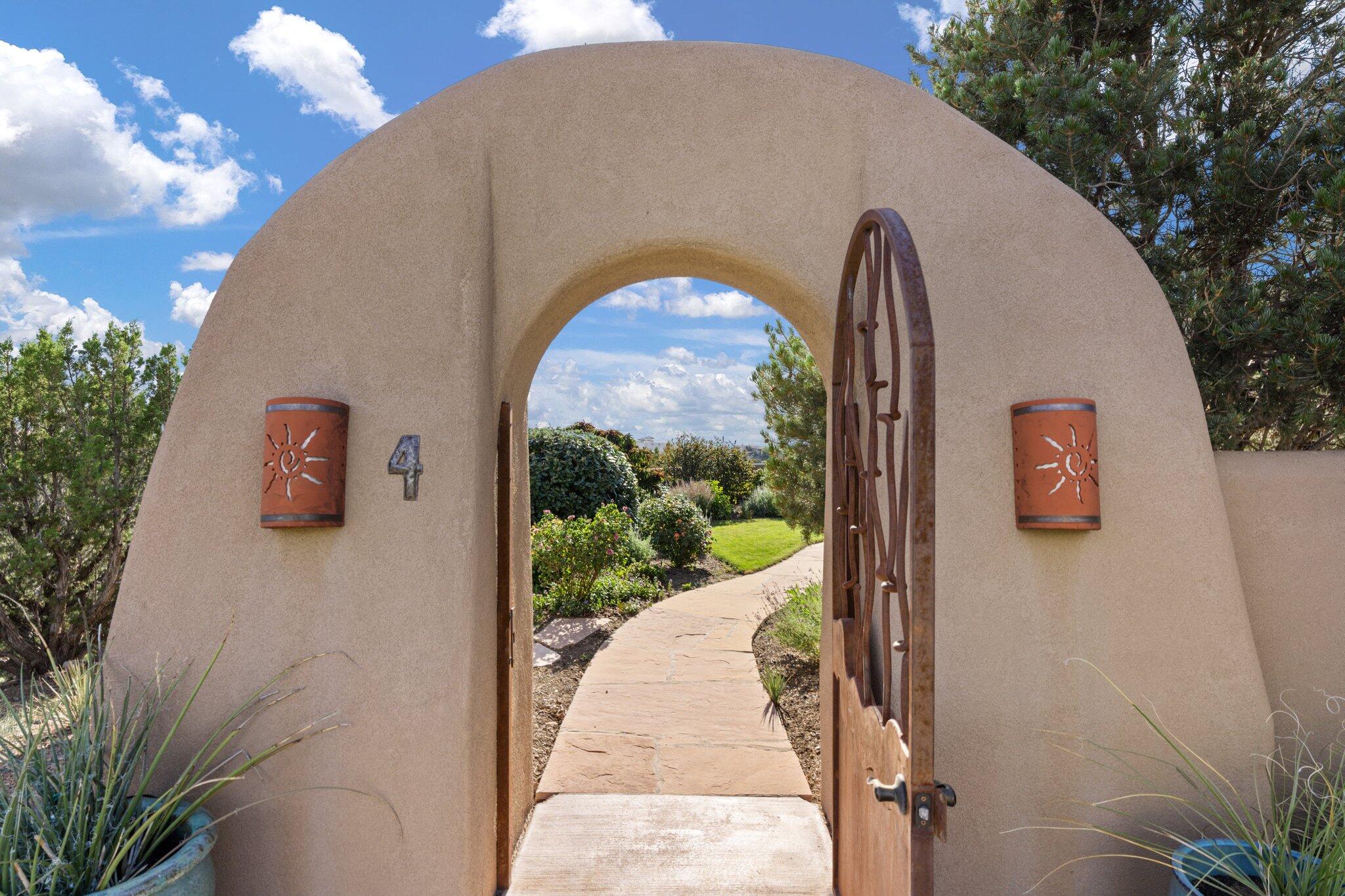 4 CAMINO VISTA HERMOSA