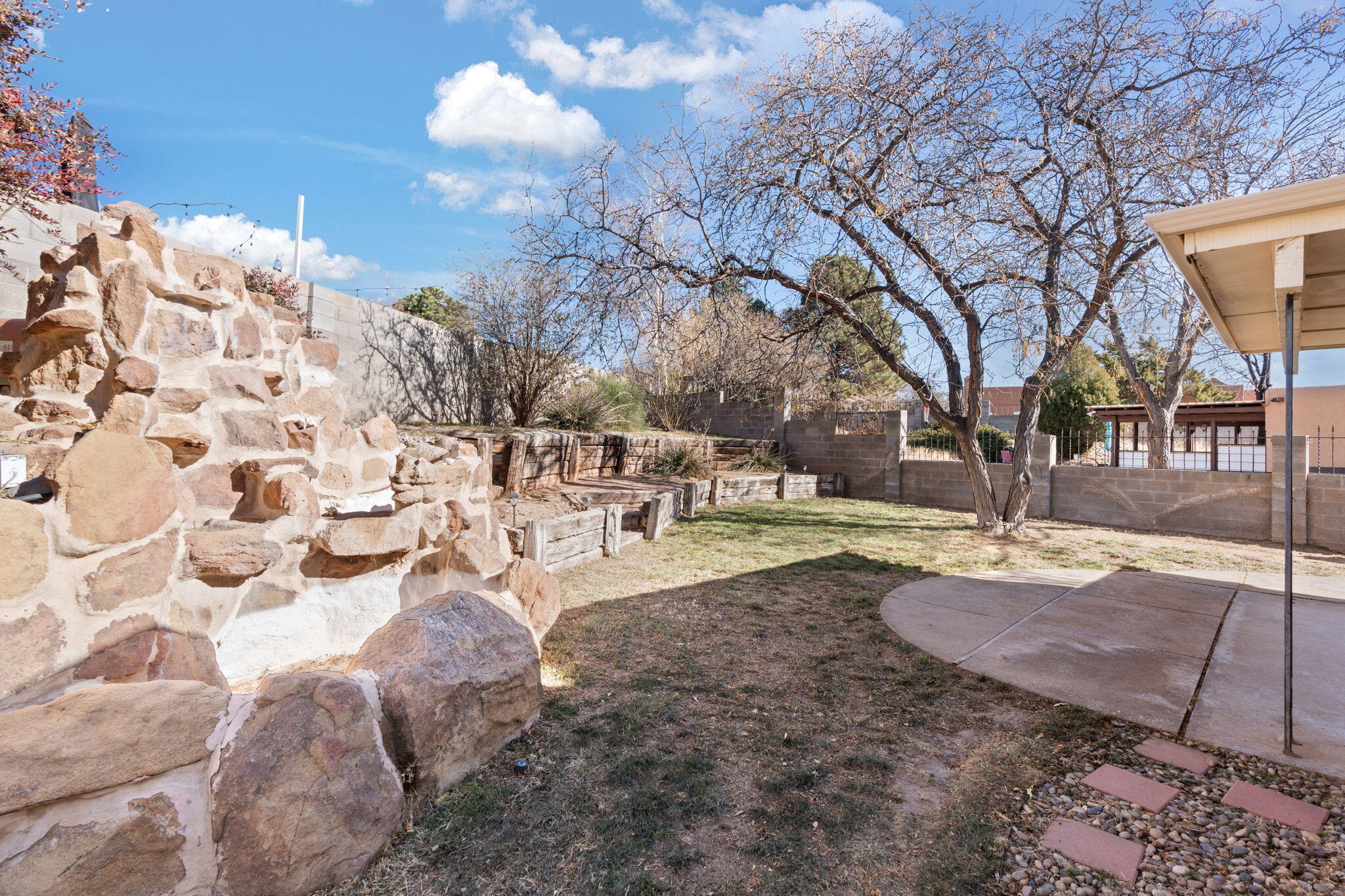 5628 ESTRELLITA DEL NORTE Road NE