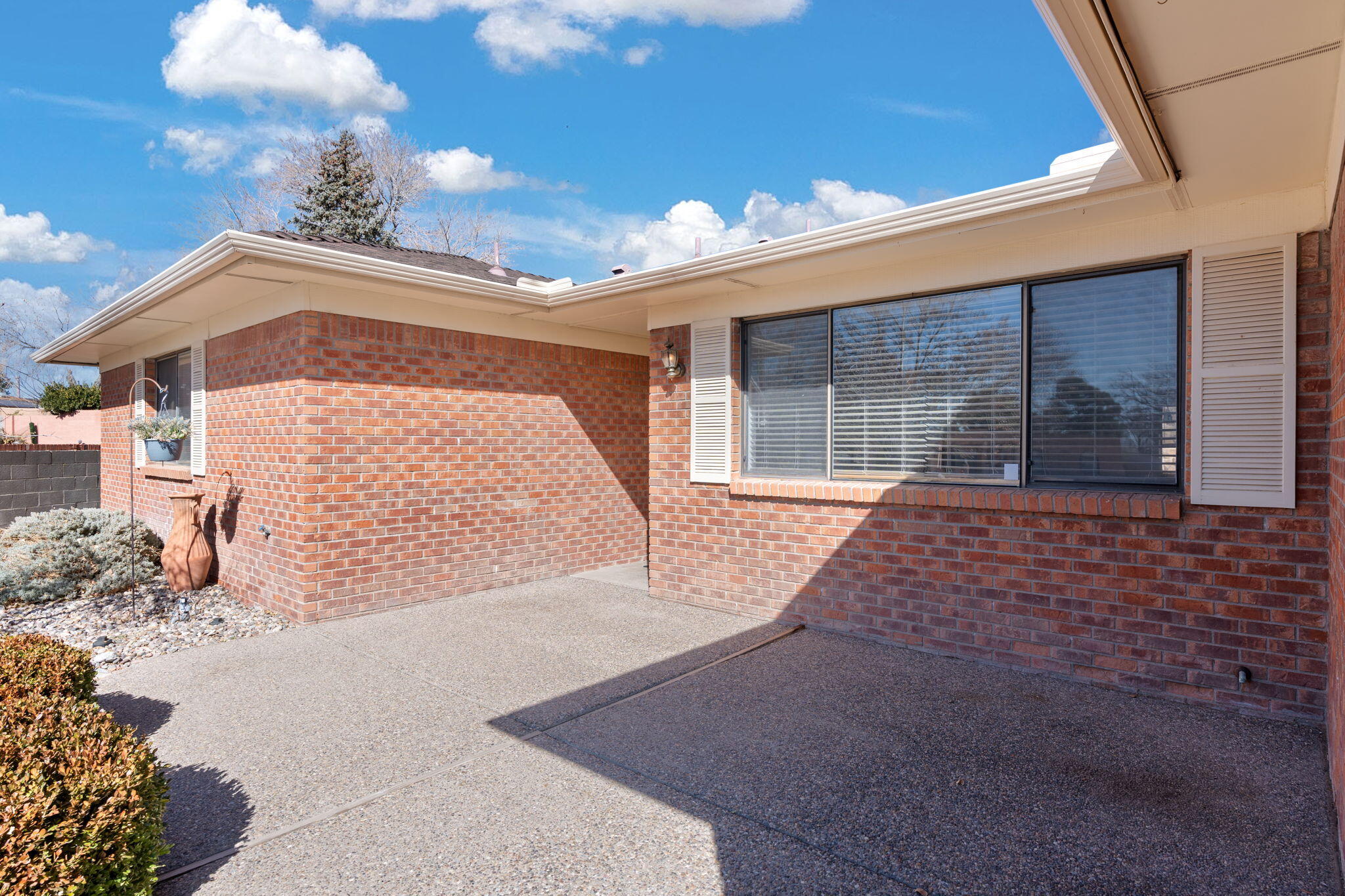 5628 ESTRELLITA DEL NORTE Road NE