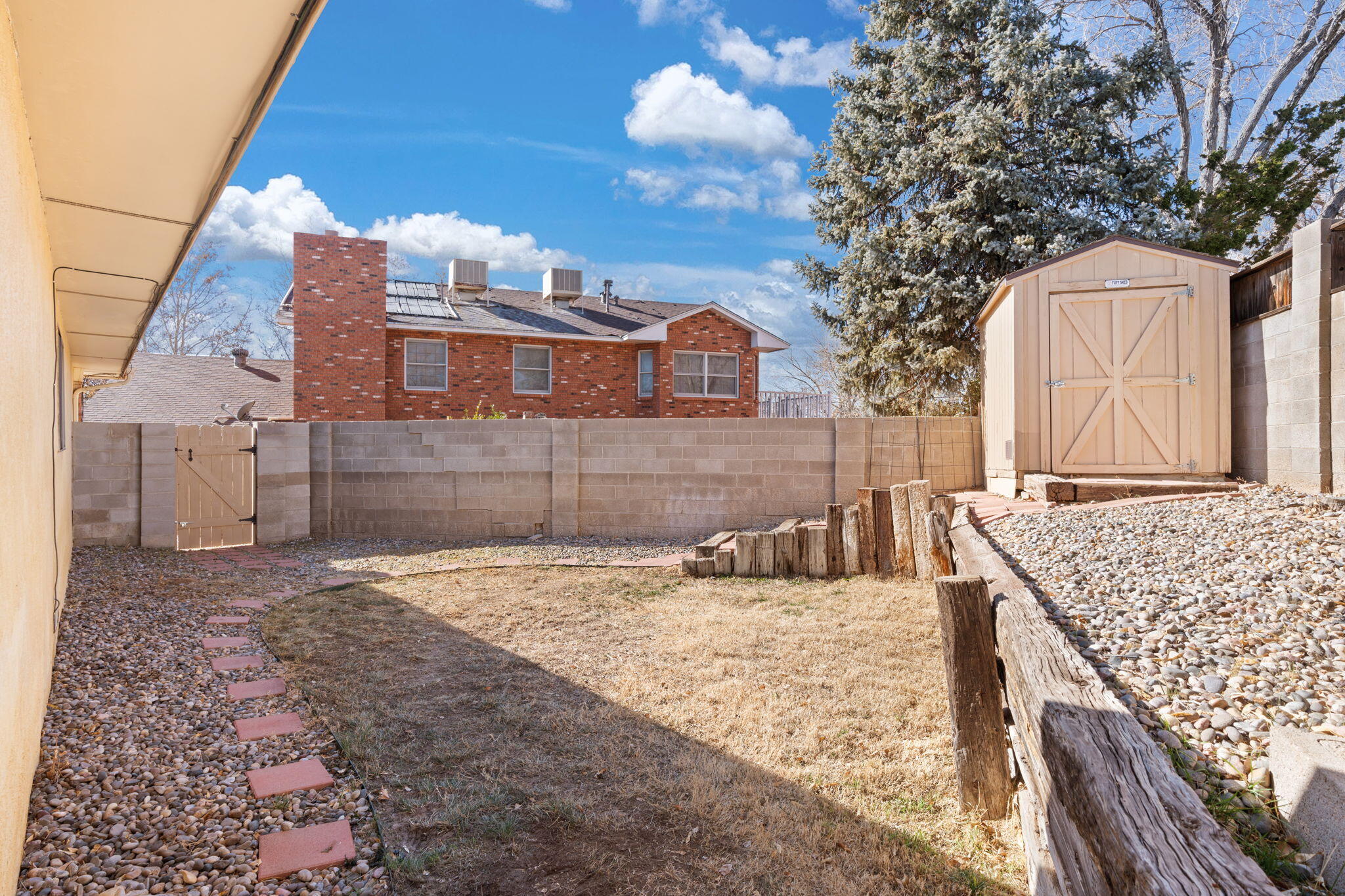 5628 ESTRELLITA DEL NORTE Road NE