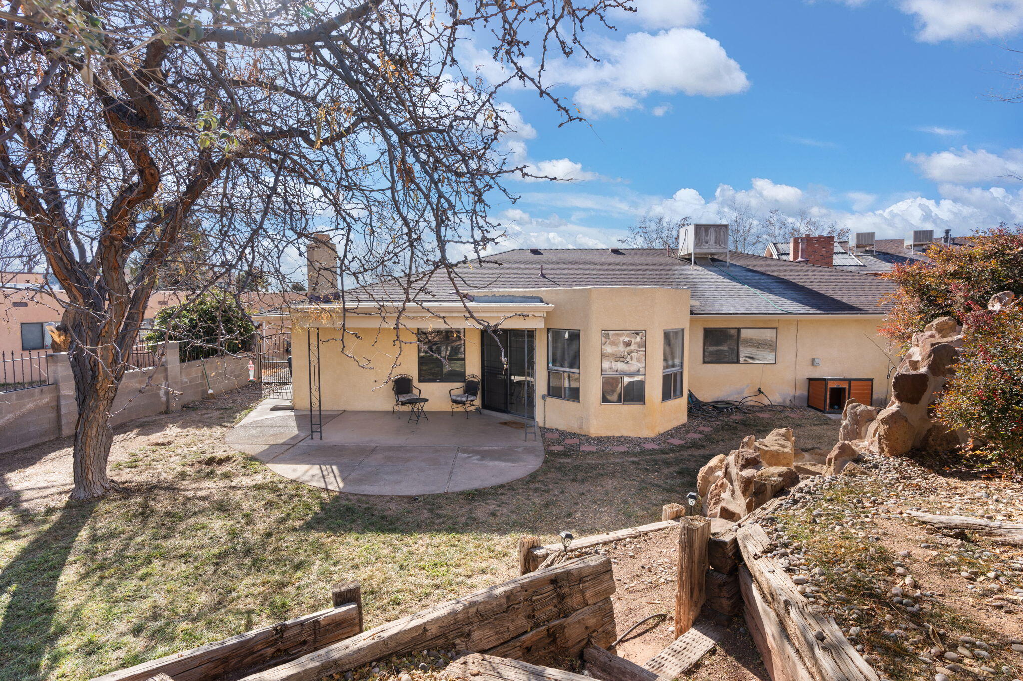 5628 ESTRELLITA DEL NORTE Road NE