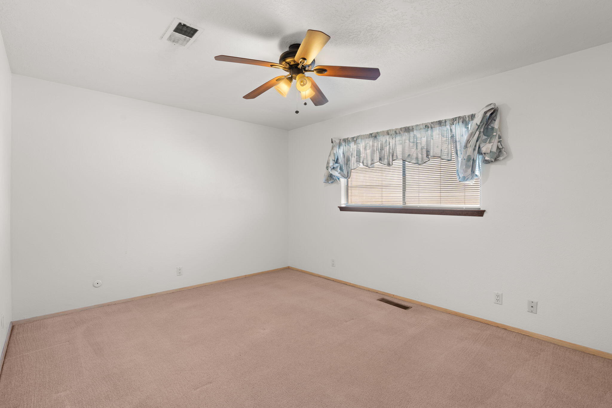 5628 ESTRELLITA DEL NORTE Road NE