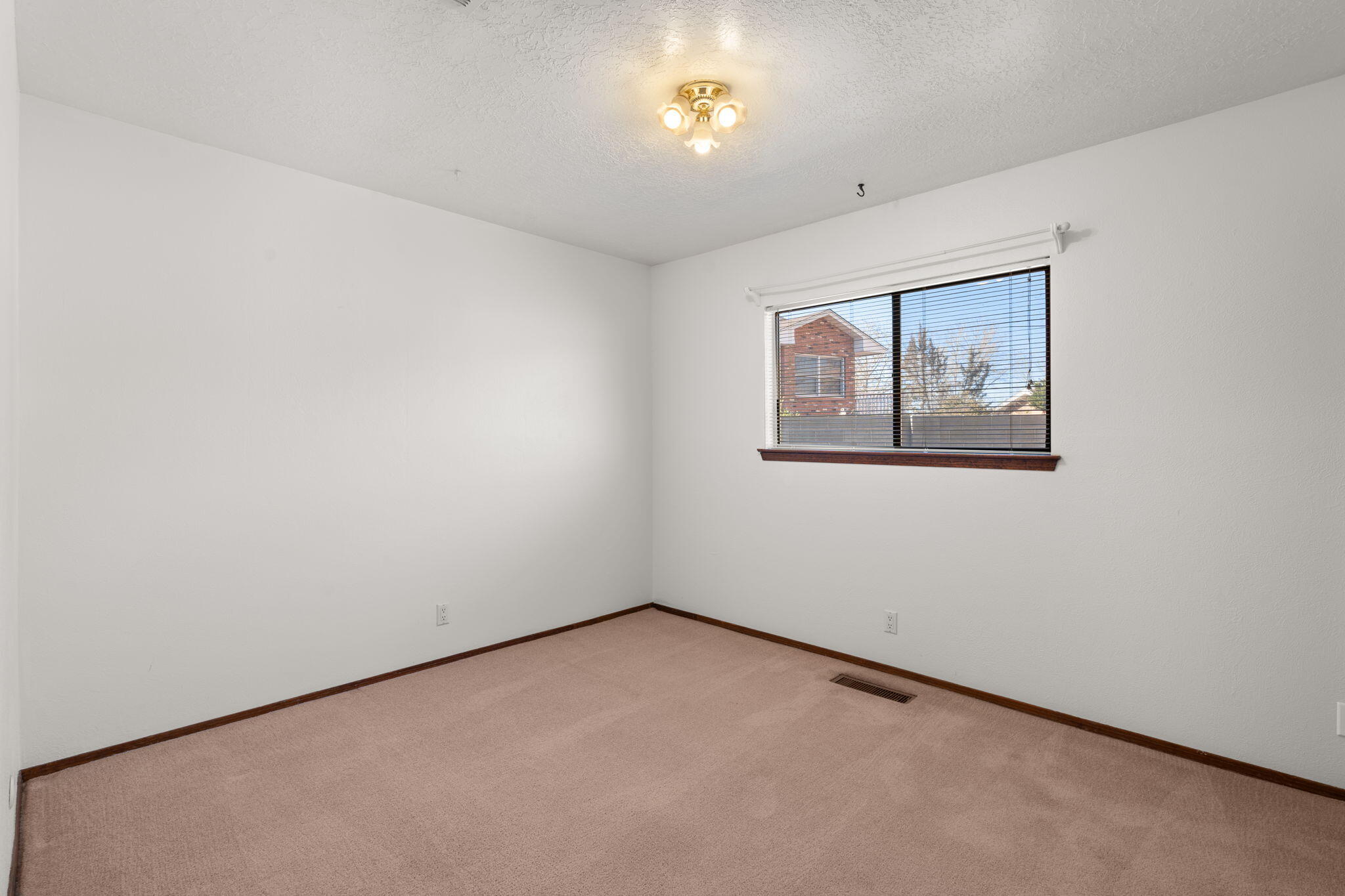 5628 ESTRELLITA DEL NORTE Road NE