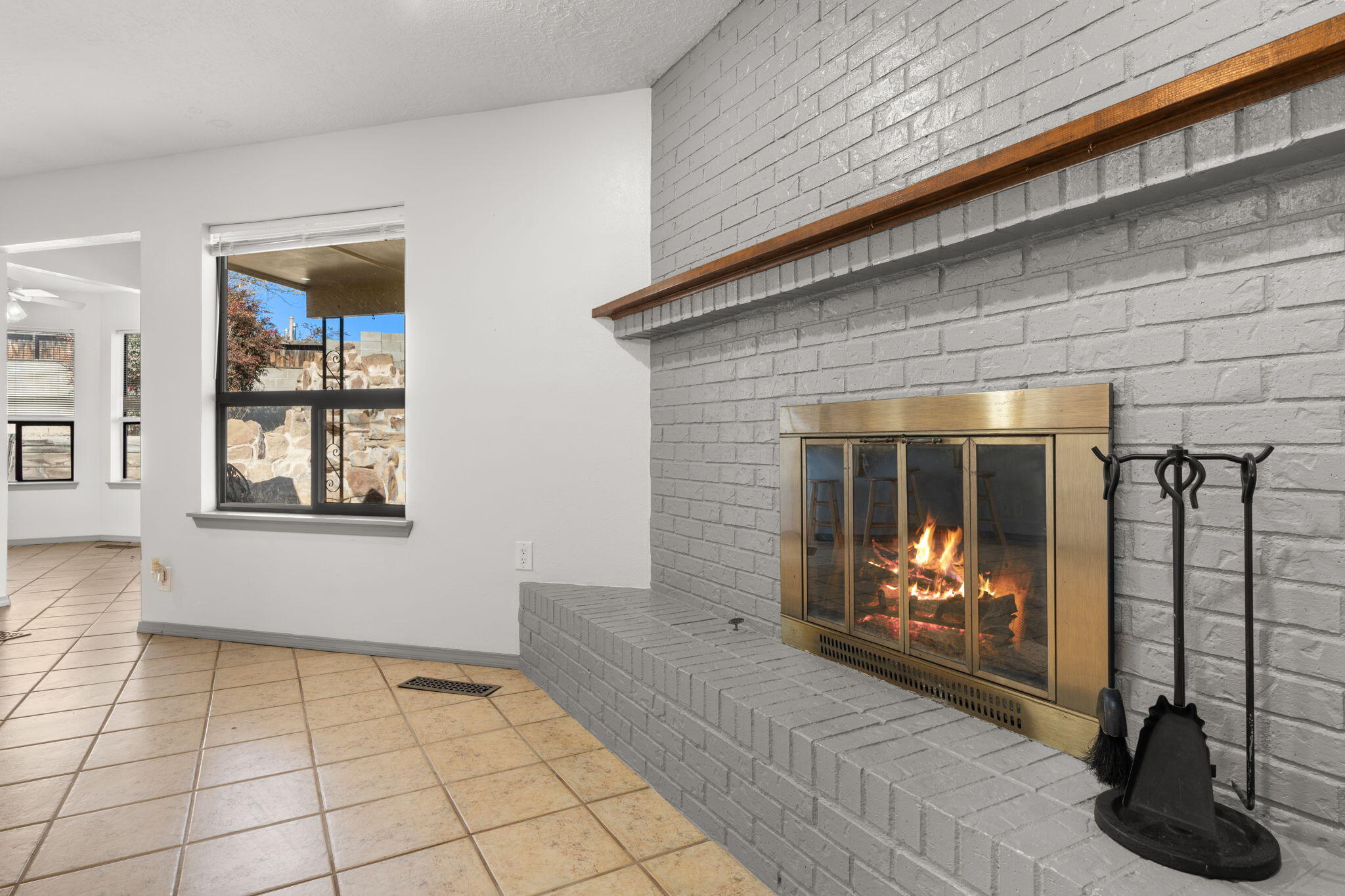 5628 ESTRELLITA DEL NORTE Road NE
