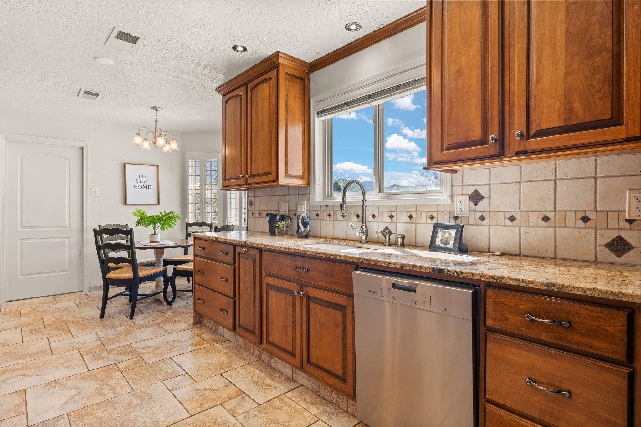 4001 SHENANDOAH Place NE