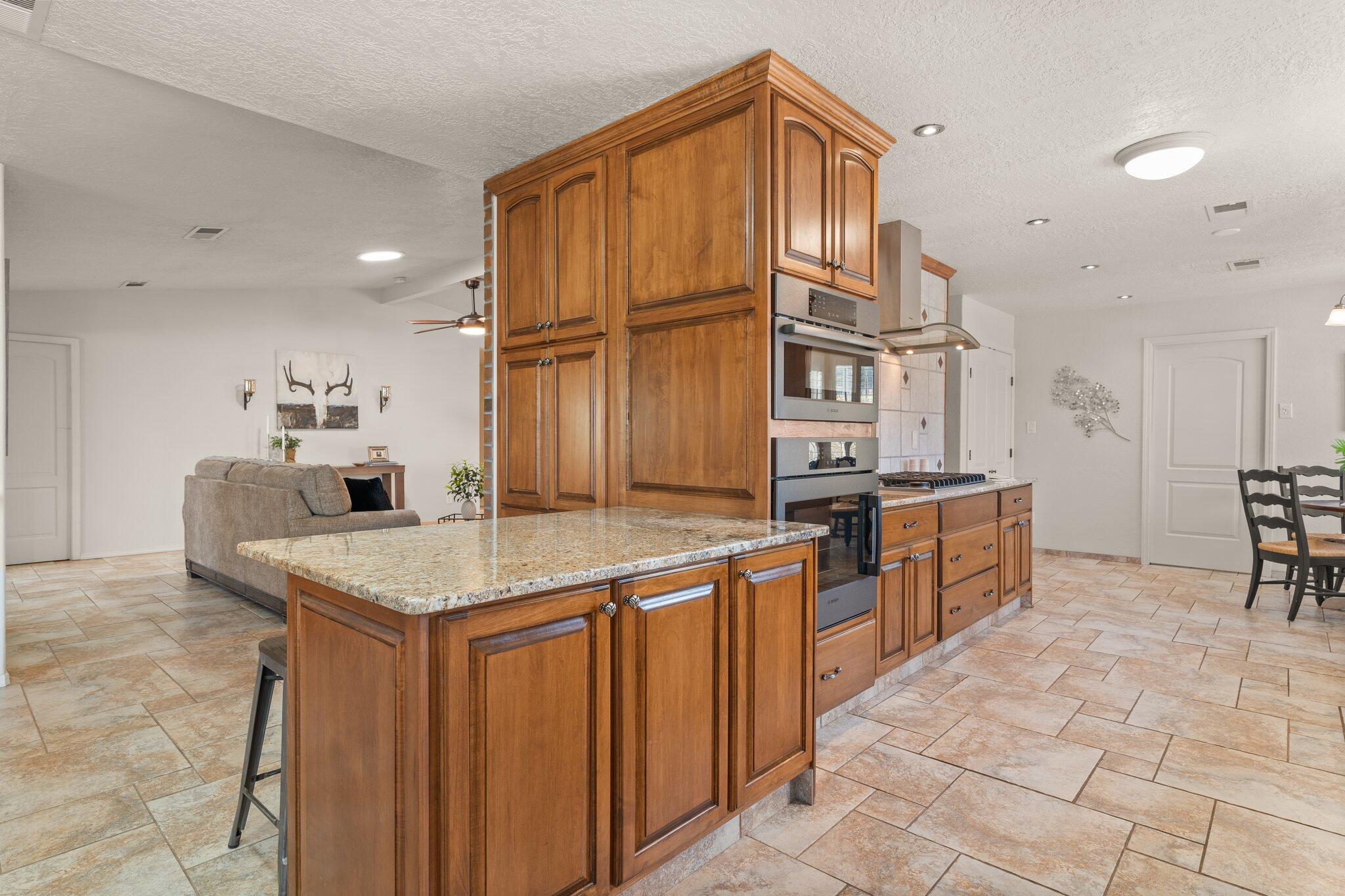 4001 SHENANDOAH Place NE
