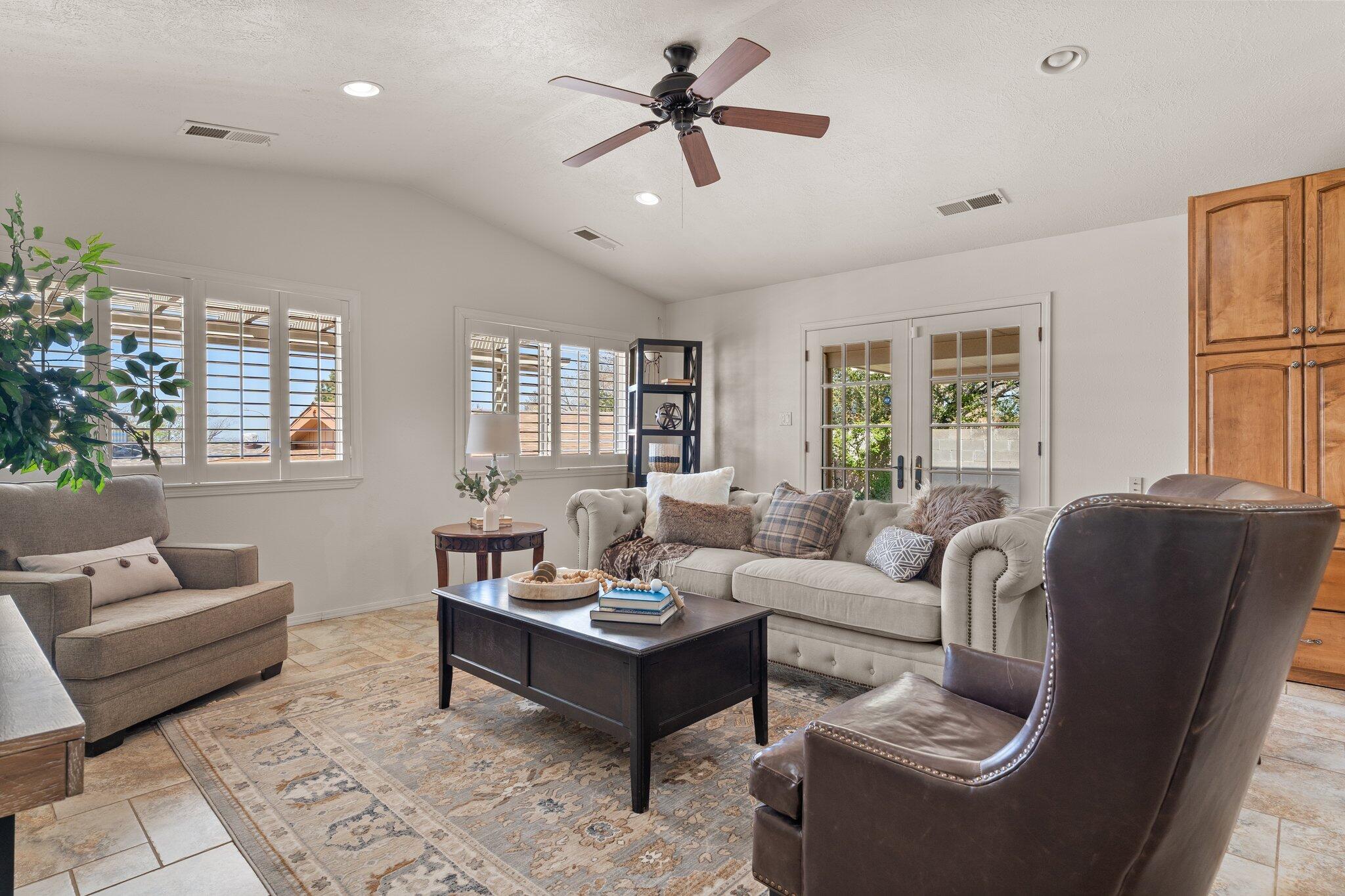 4001 SHENANDOAH Place NE