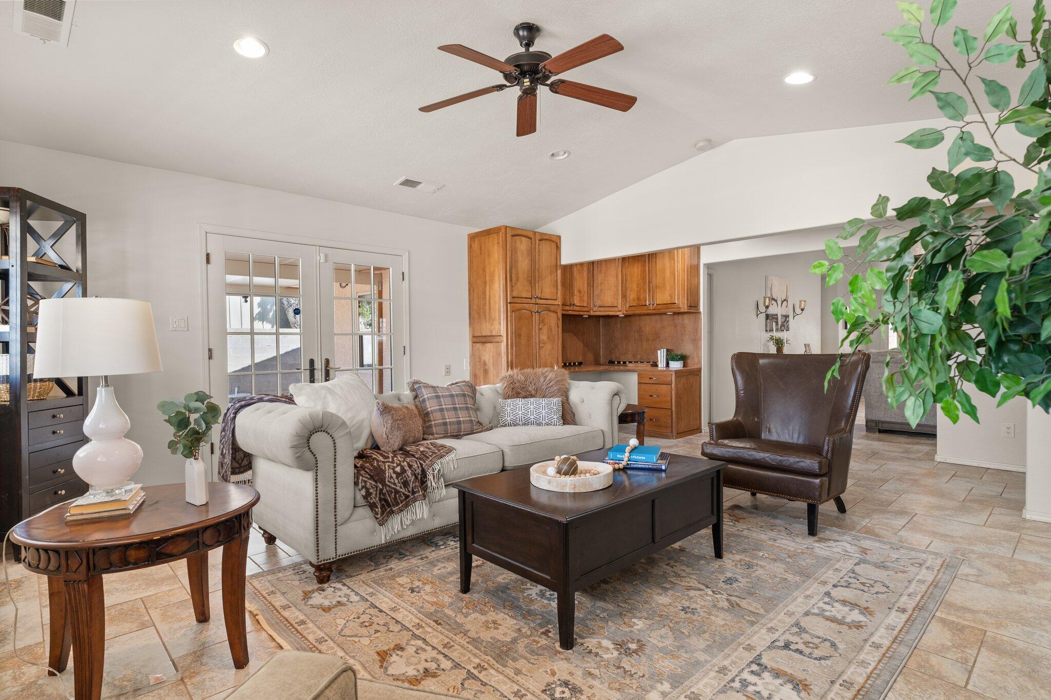 4001 SHENANDOAH Place NE