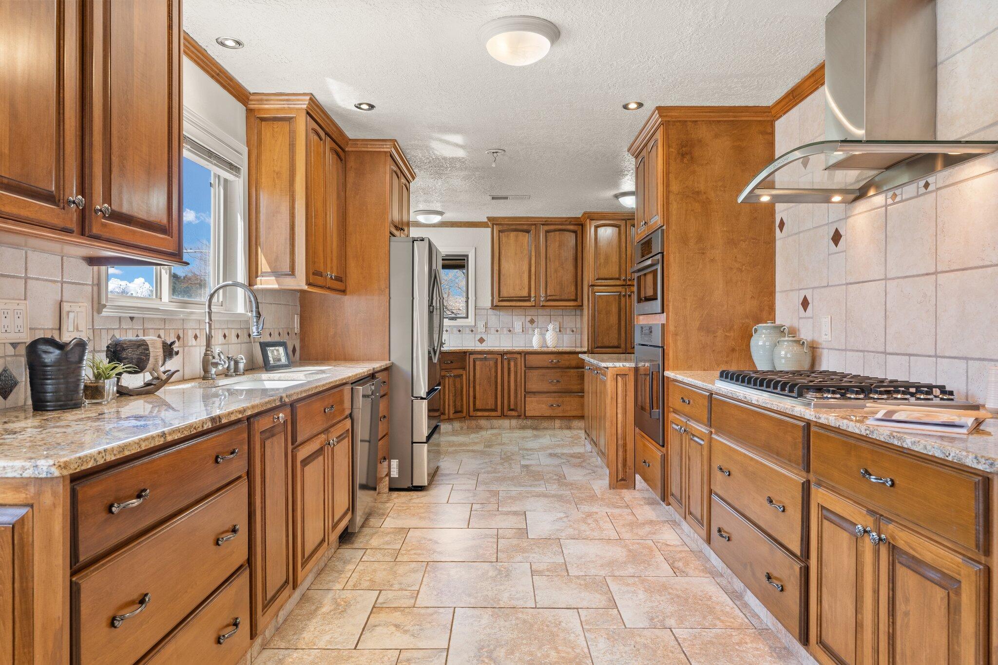 4001 SHENANDOAH Place NE