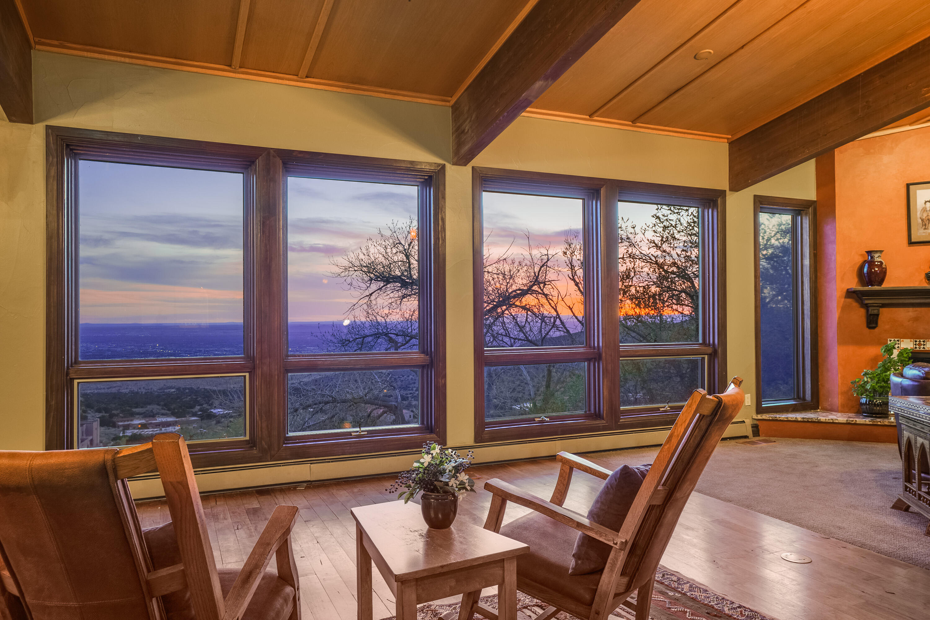 1104 LA LUZ Trail NE